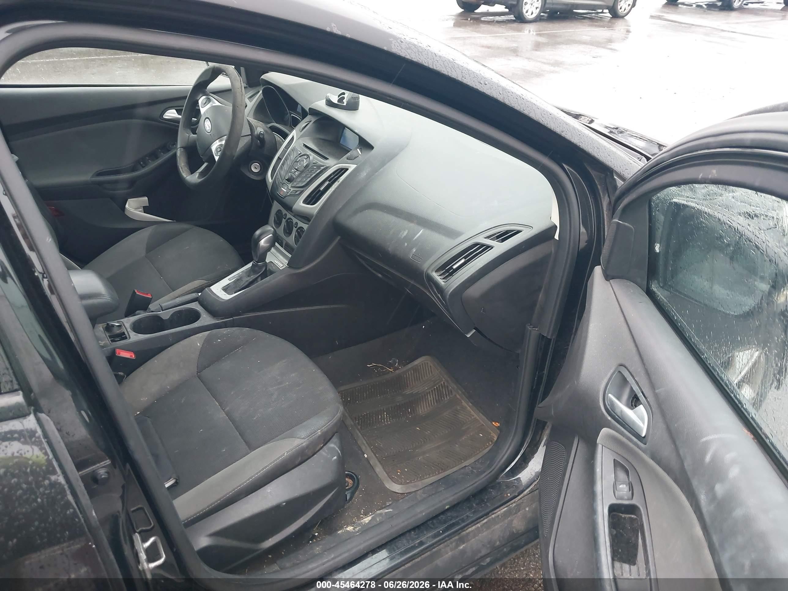 2014 Ford Focus Se Черный vin: 1FADP3K28EL312849