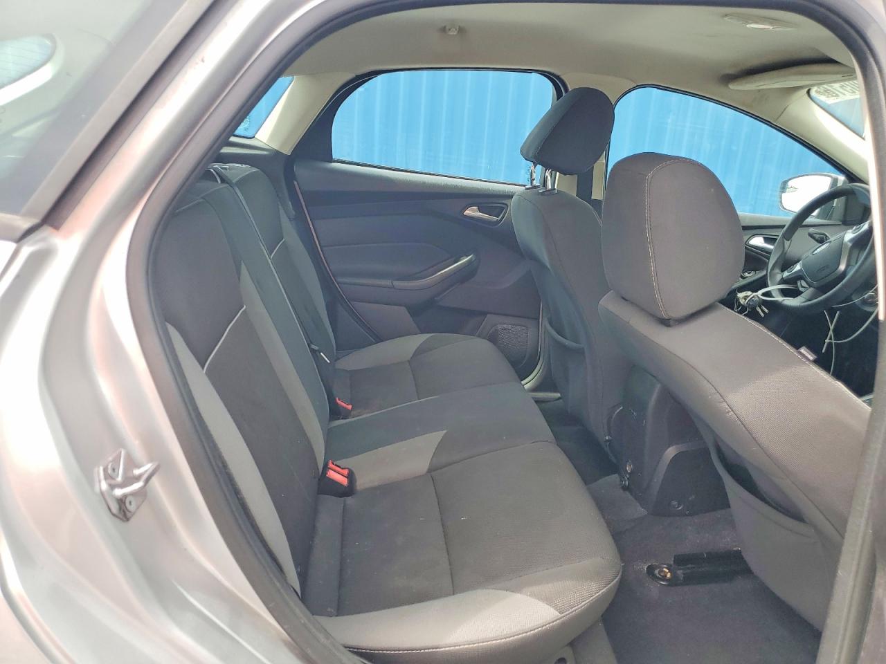 2014 Ford Focus Se Silver vin: 1FADP3K28EL315721