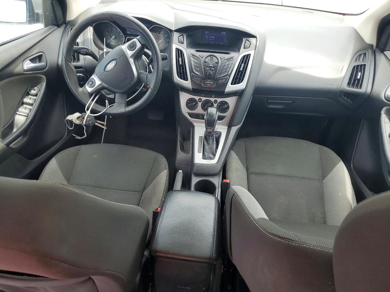 2014 Ford Focus Se Silver vin: 1FADP3K28EL315721