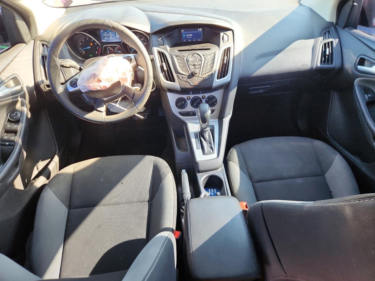 2014 Ford Focus Se Burgundy vin: 1FADP3K28EL345897
