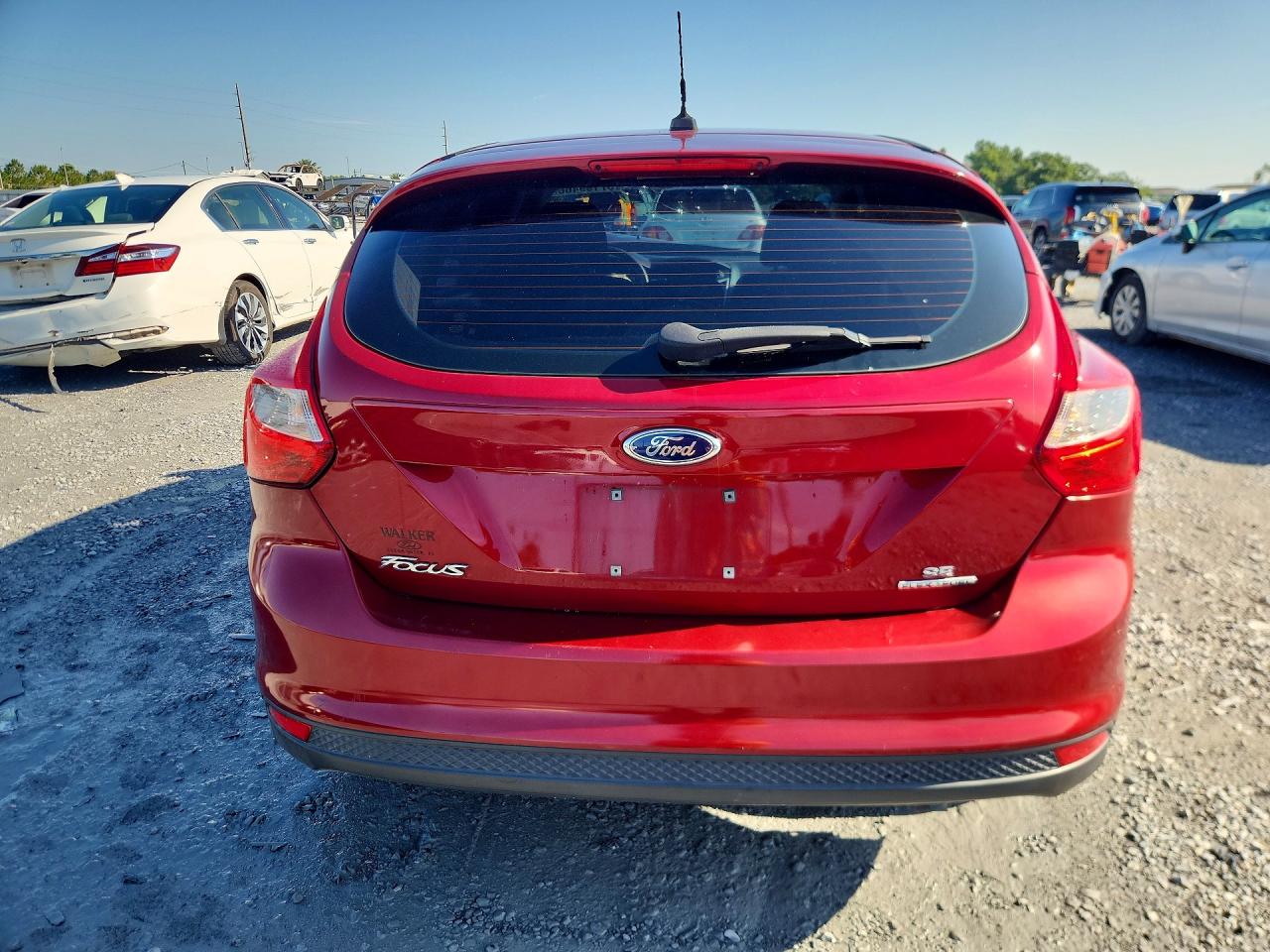 2014 Ford Focus Se Burgundy vin: 1FADP3K28EL345897