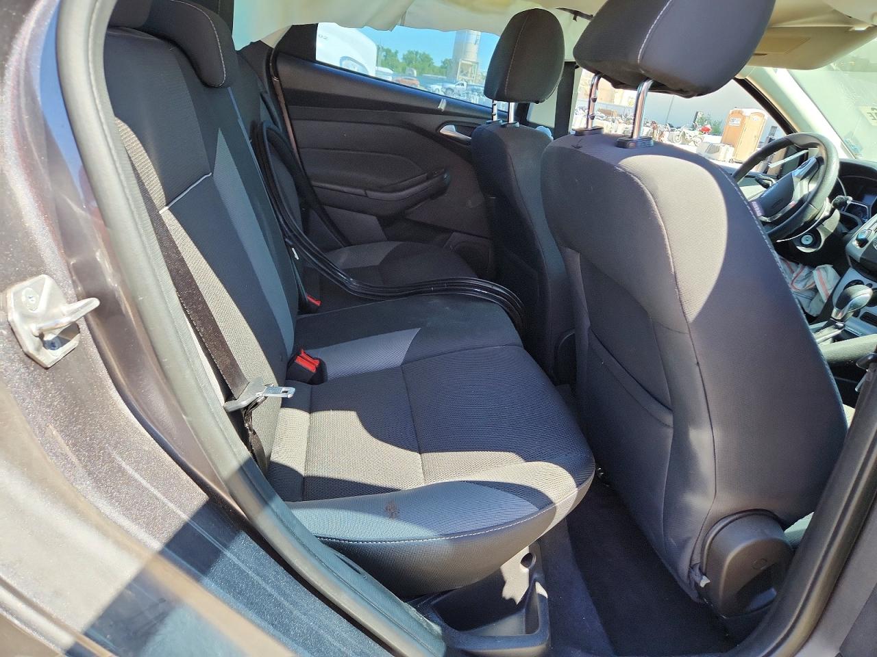 2014 Ford Focus Se Gray vin: 1FADP3K28EL355555