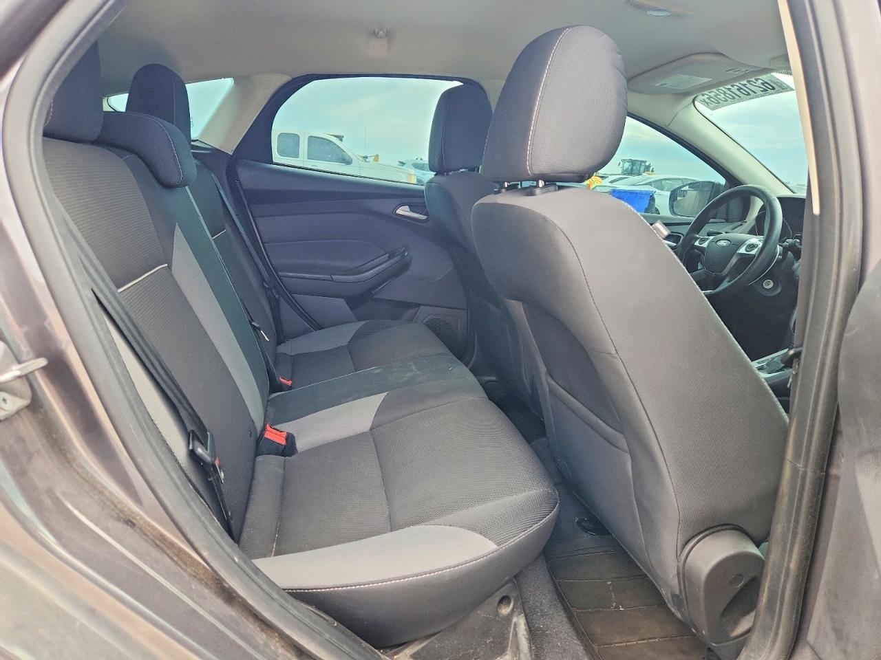 2014 Ford Focus Se Gray vin: 1FADP3K28EL363171