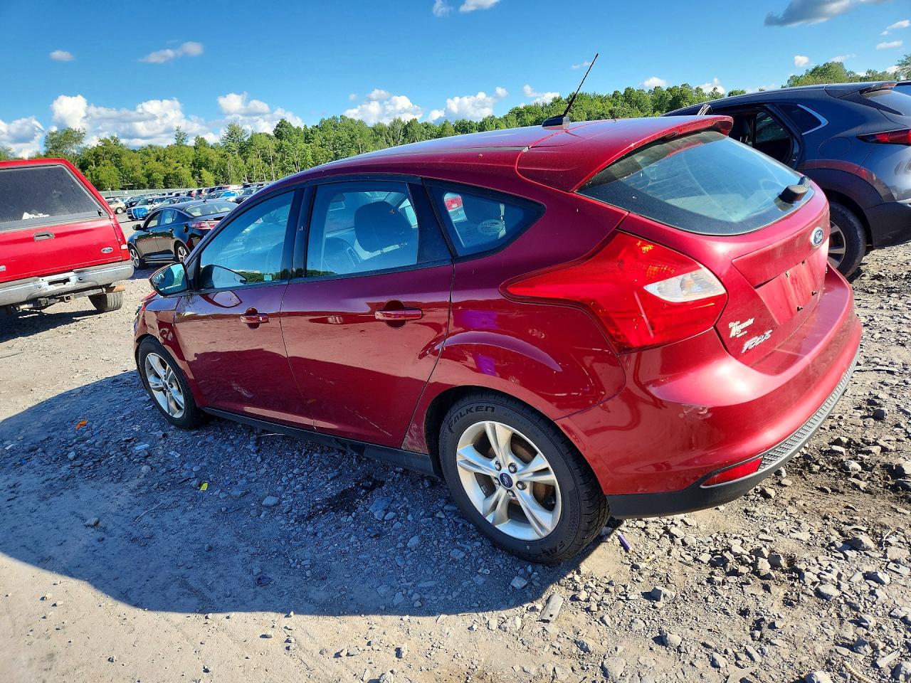 2014 Ford Focus Se Red vin: 1FADP3K28EL377703