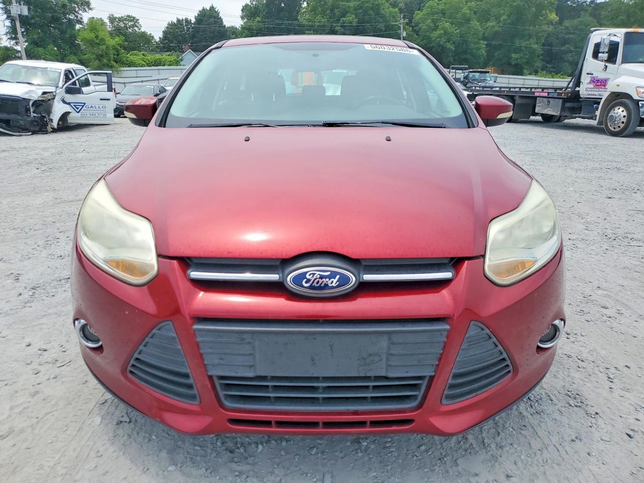 2014 Ford Focus Se Maroon vin: 1FADP3K28EL383498