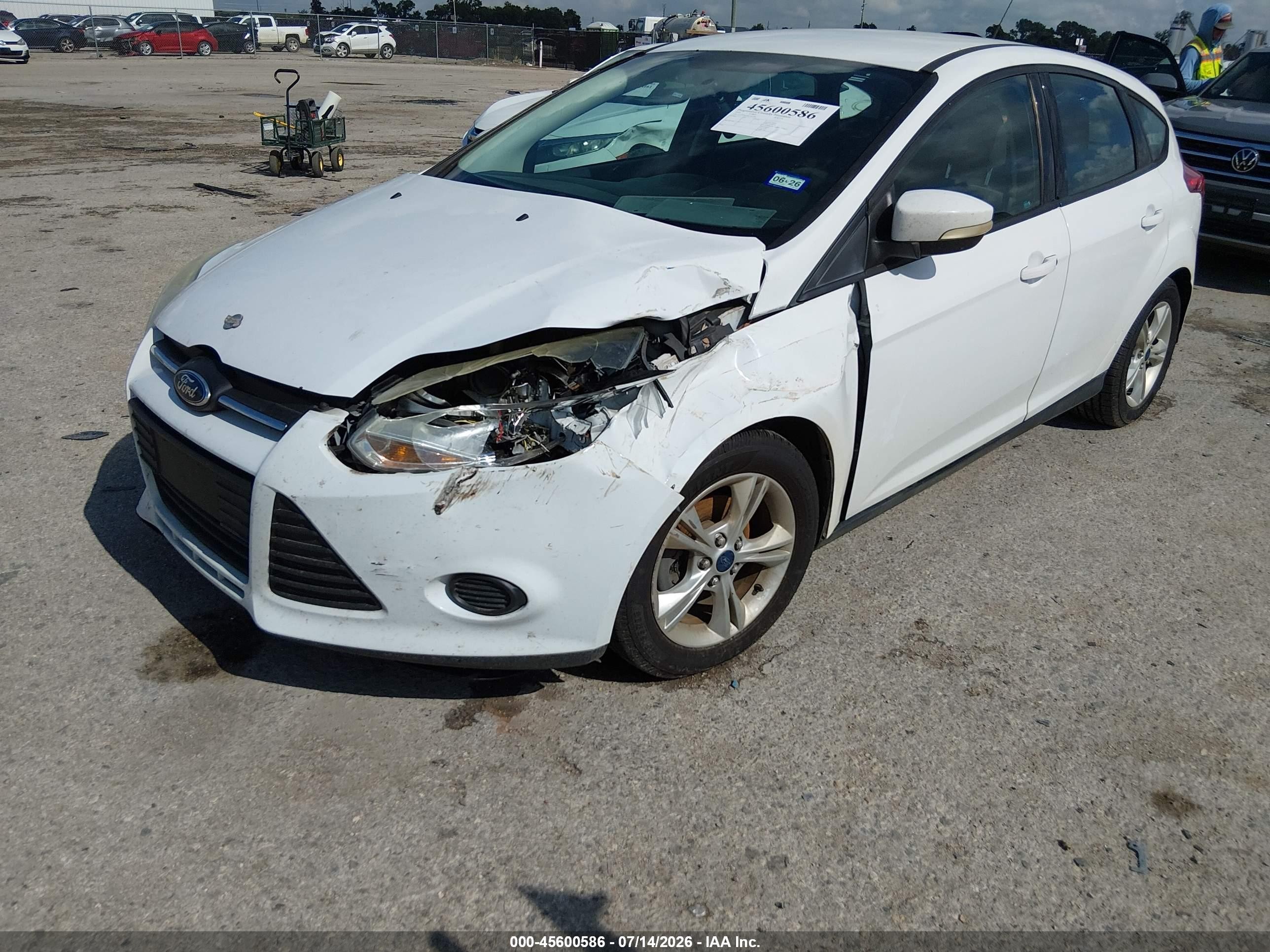 2014 Ford Focus Se White vin: 1FADP3K28EL387289