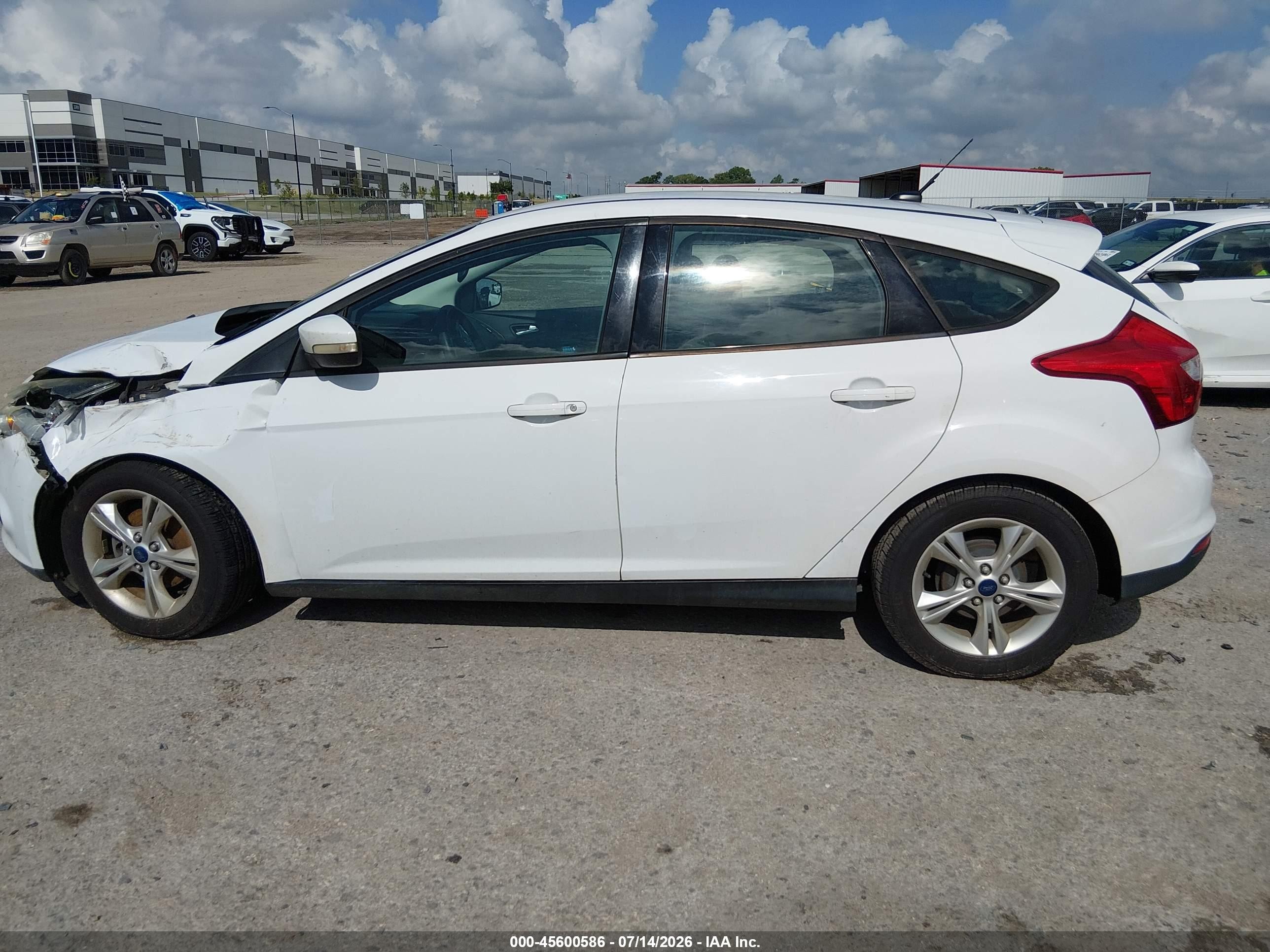 2014 Ford Focus Se White vin: 1FADP3K28EL387289