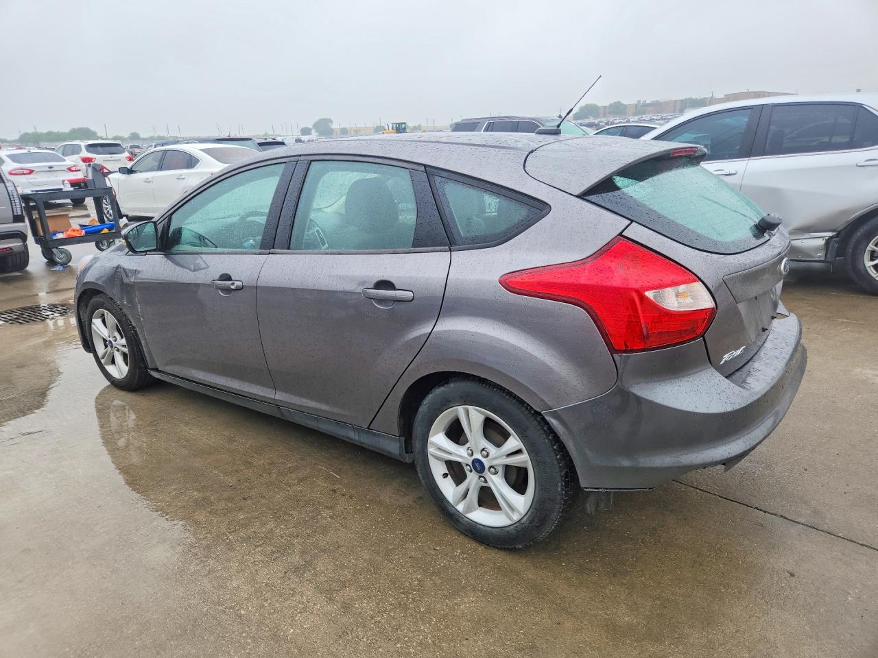 2014 Ford Focus Se Серый vin: 1FADP3K28EL406066