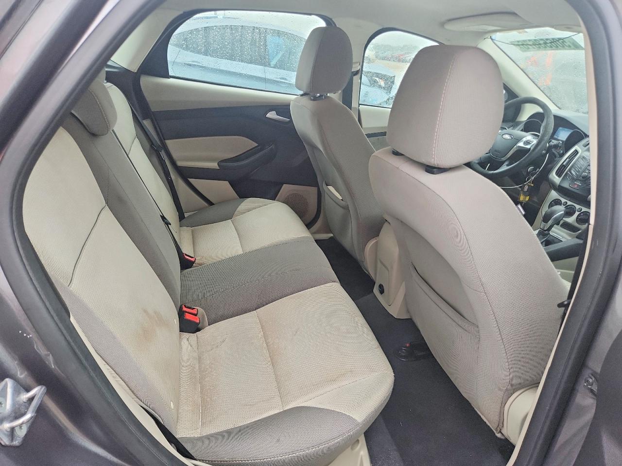 2014 Ford Focus Se Серый vin: 1FADP3K28EL406066