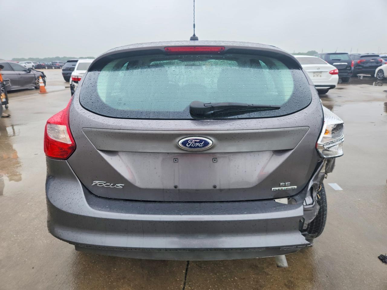 2014 Ford Focus Se Серый vin: 1FADP3K28EL406066