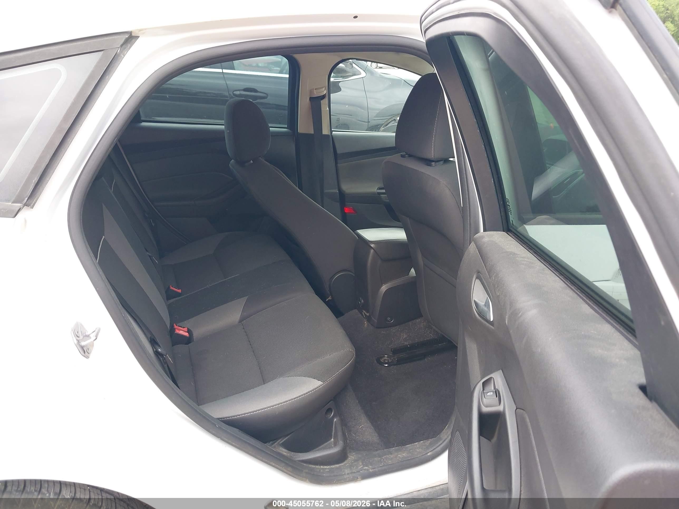 2014 Ford Focus Se White vin: 1FADP3K28EL432201