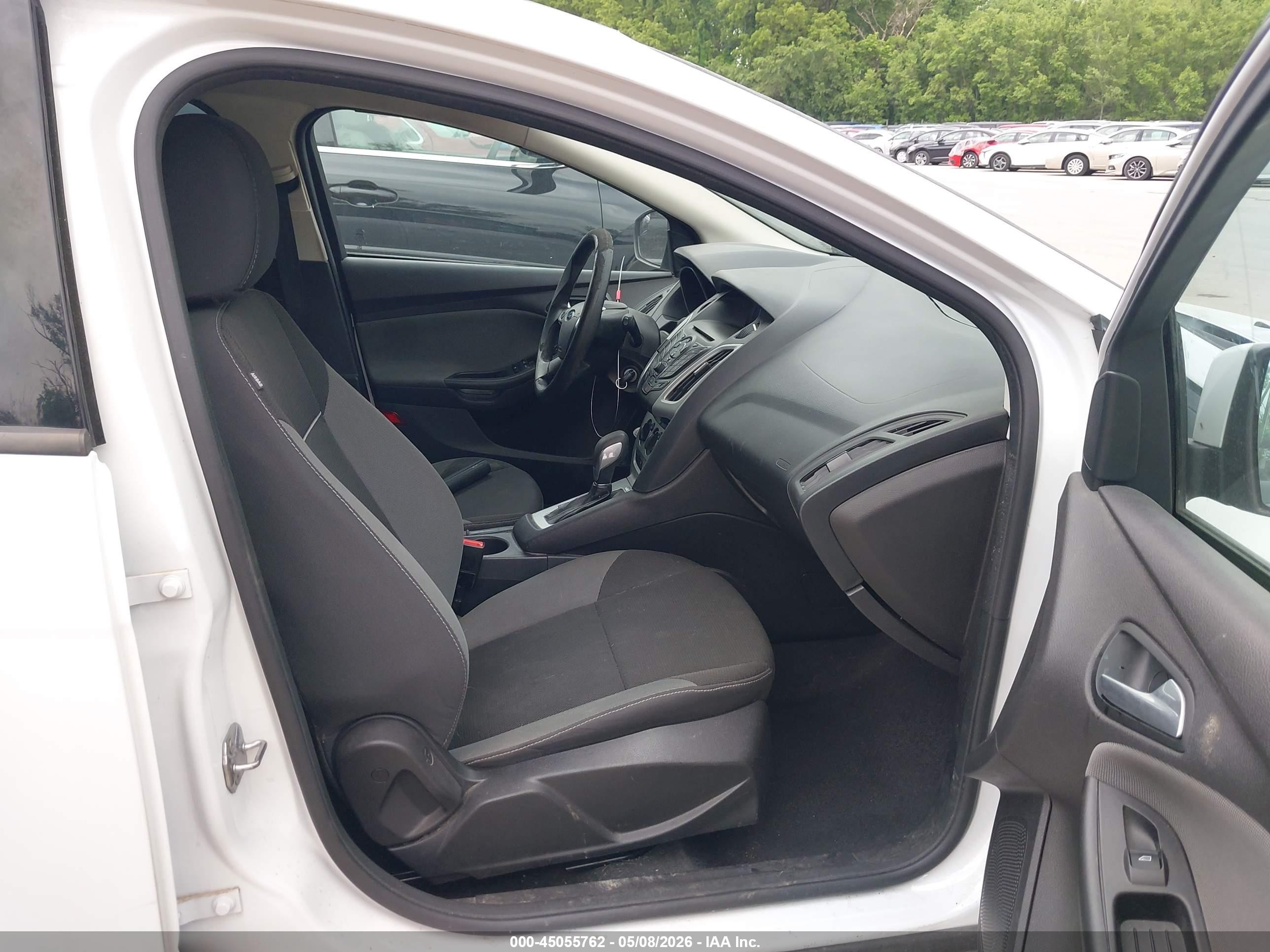 2014 Ford Focus Se White vin: 1FADP3K28EL432201