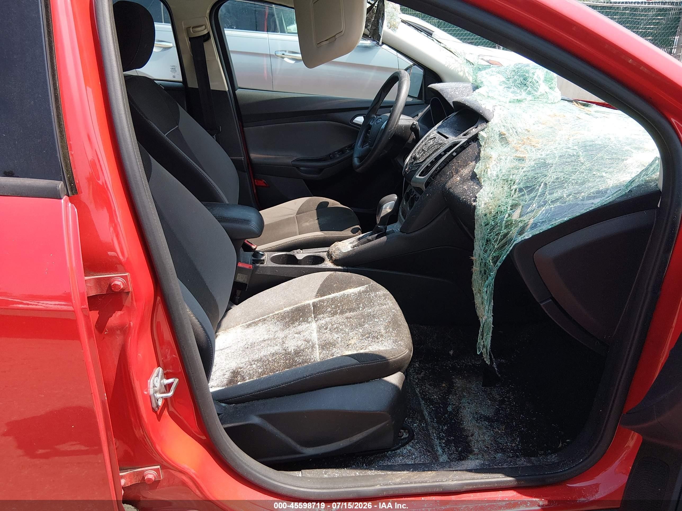 2014 Ford Focus Se Red vin: 1FADP3K28EL446809