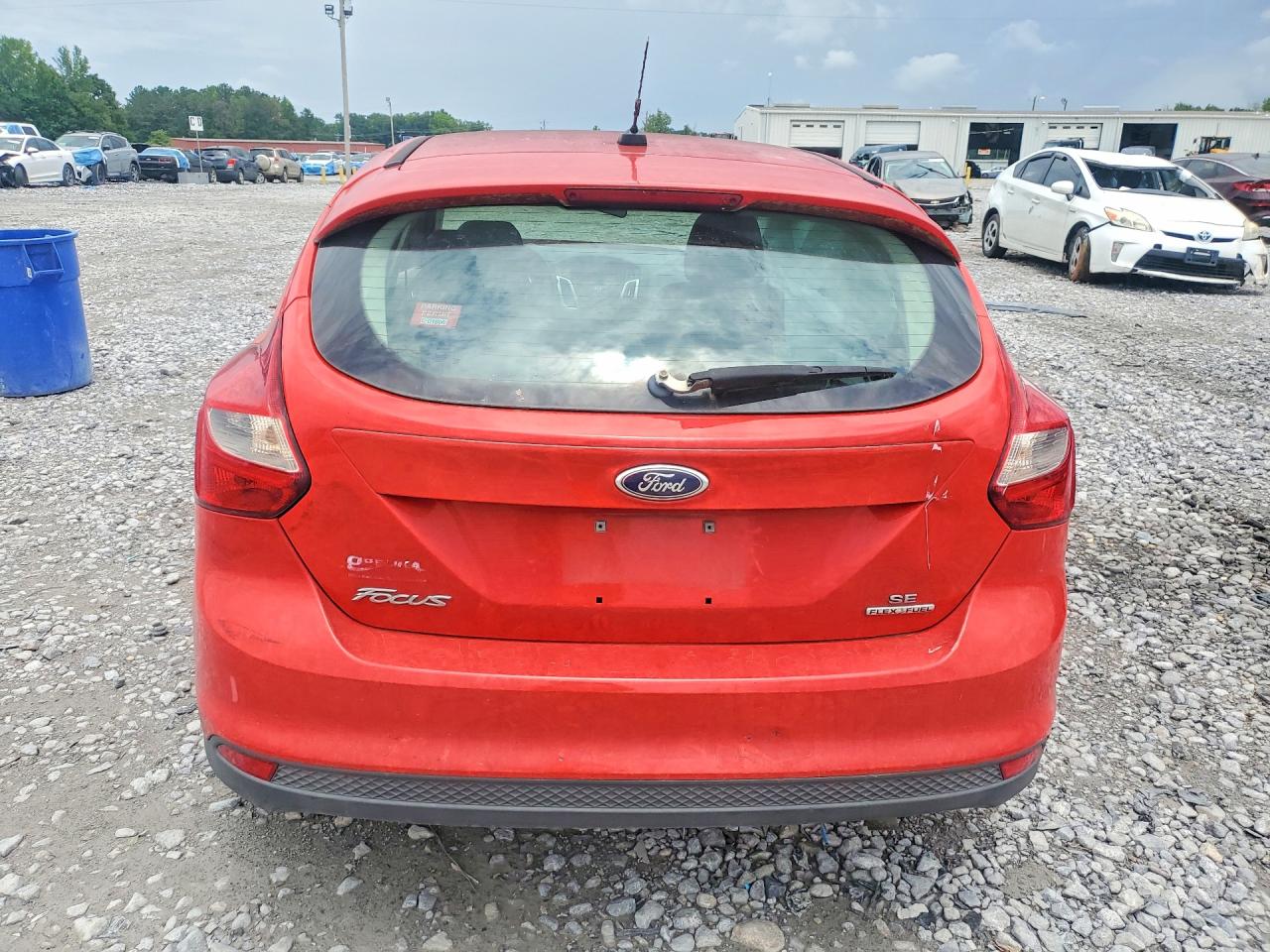 2014 Ford Focus Se Red vin: 1FADP3K28EL457860