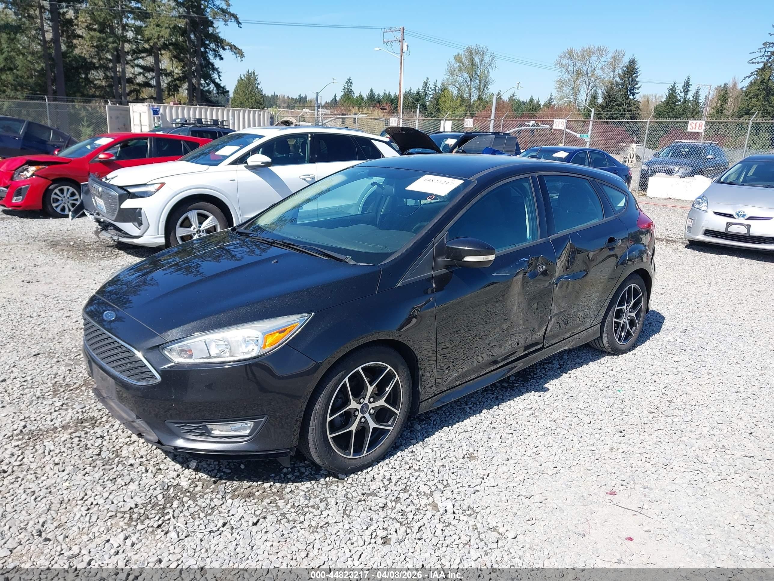 2015 Ford Focus Se Gray vin: 1FADP3K28FL211361