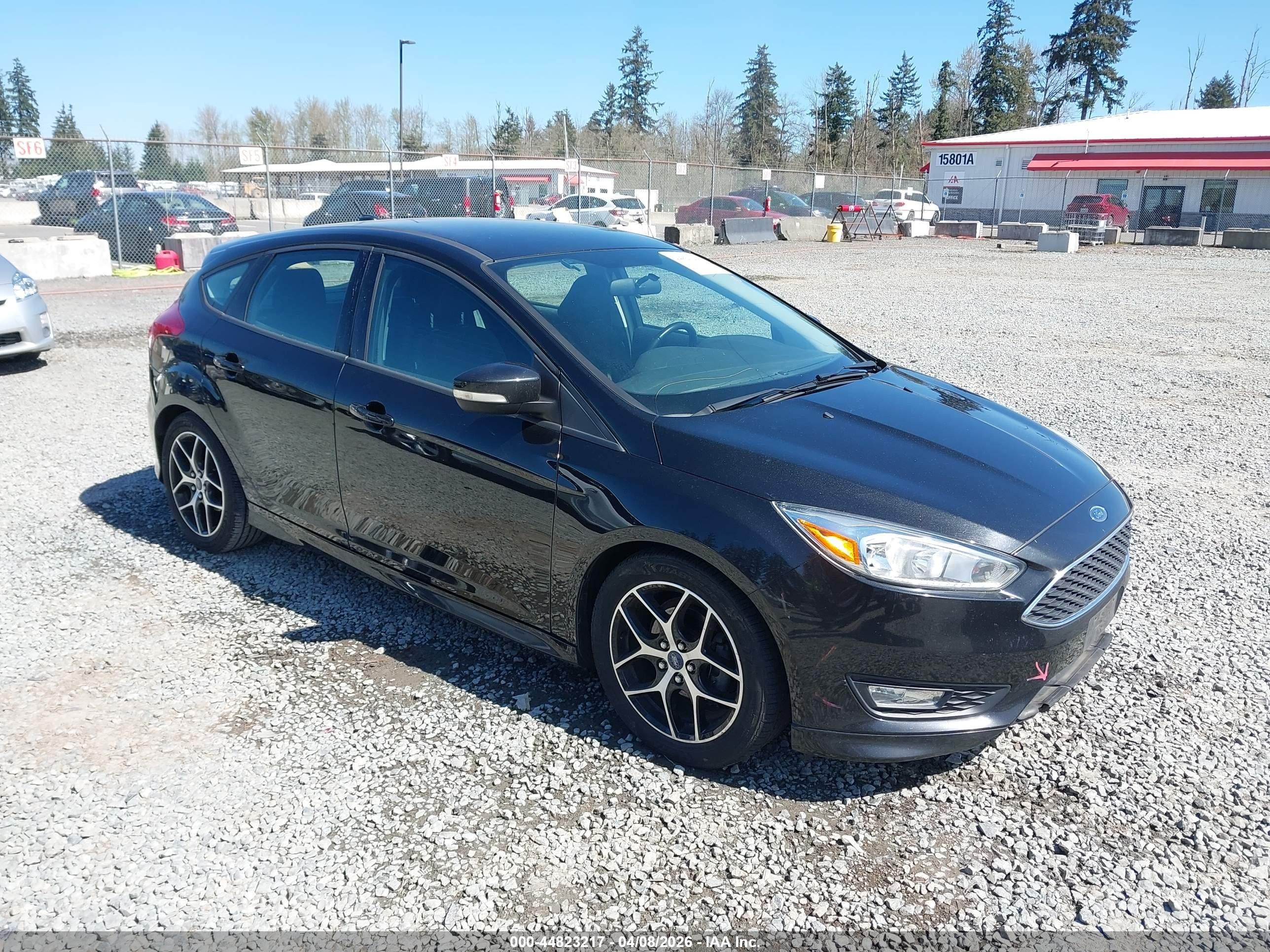 2015 Ford Focus Se Gray vin: 1FADP3K28FL211361