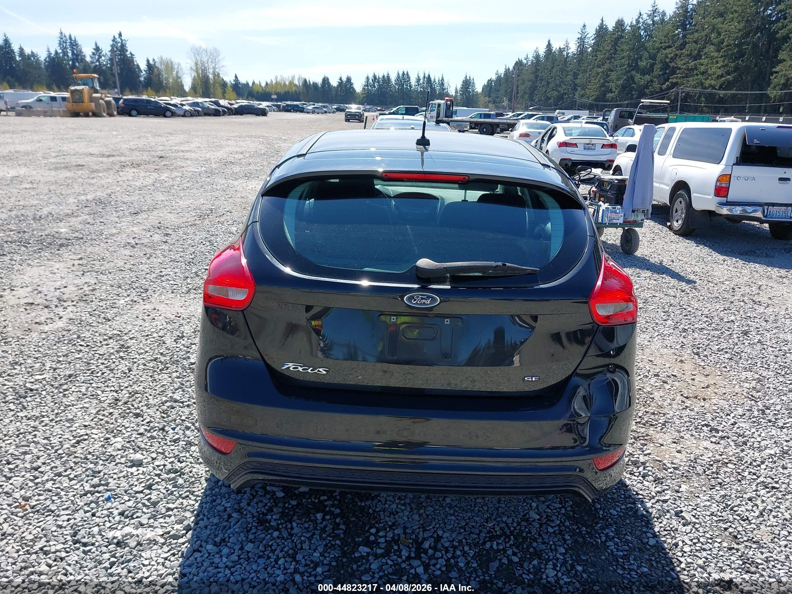 2015 Ford Focus Se Gray vin: 1FADP3K28FL211361