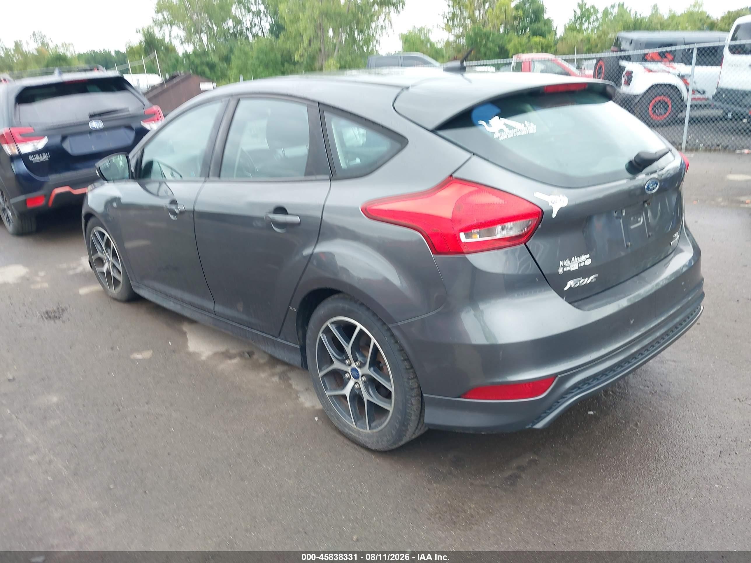 2015 Ford Focus Se Gray vin: 1FADP3K28FL217130