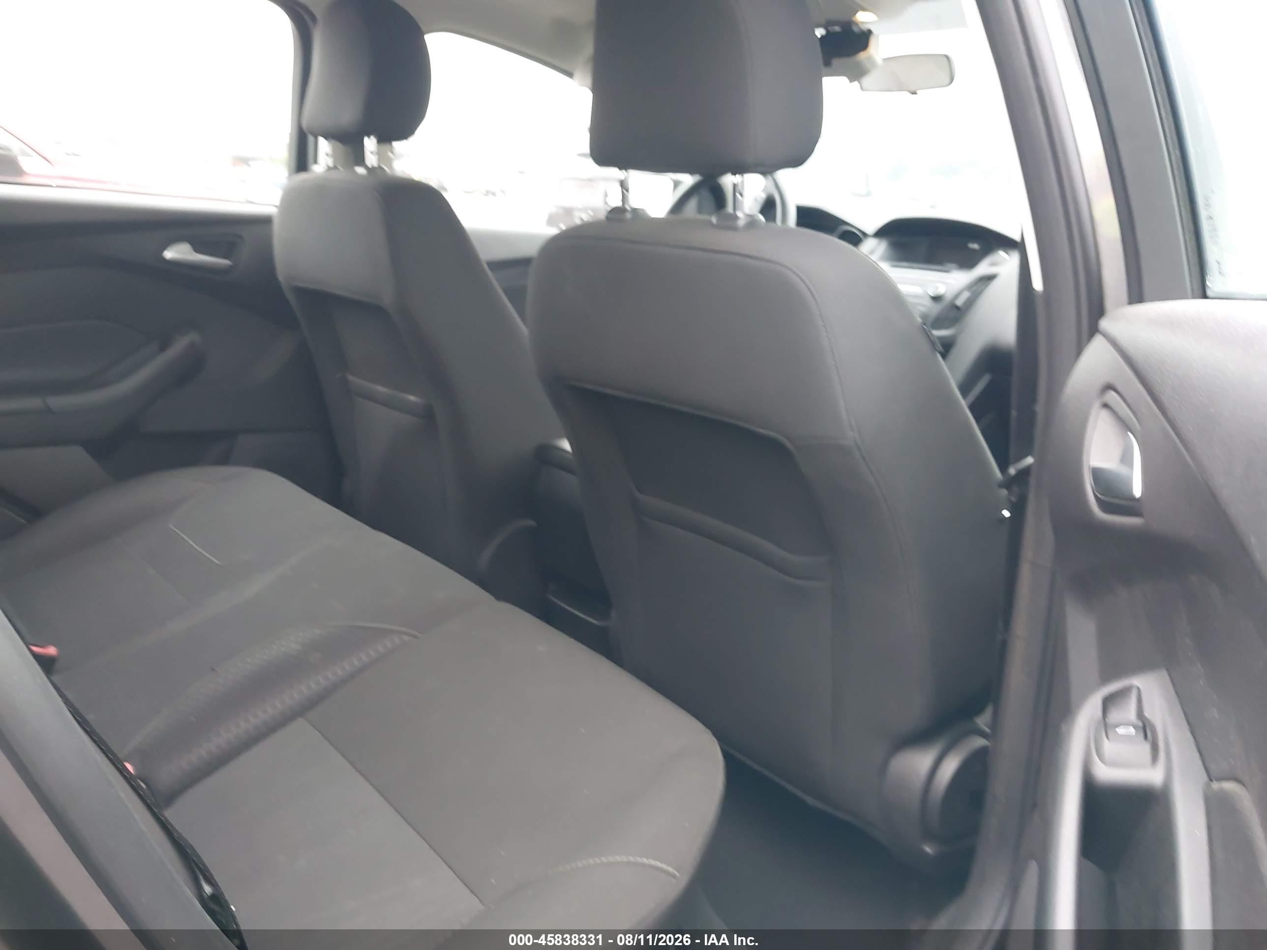 2015 Ford Focus Se Gray vin: 1FADP3K28FL217130