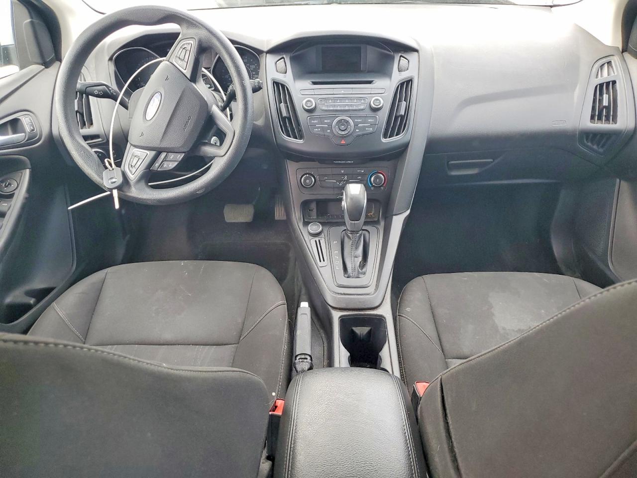 2015 Ford Focus Se Белый vin: 1FADP3K28FL220531