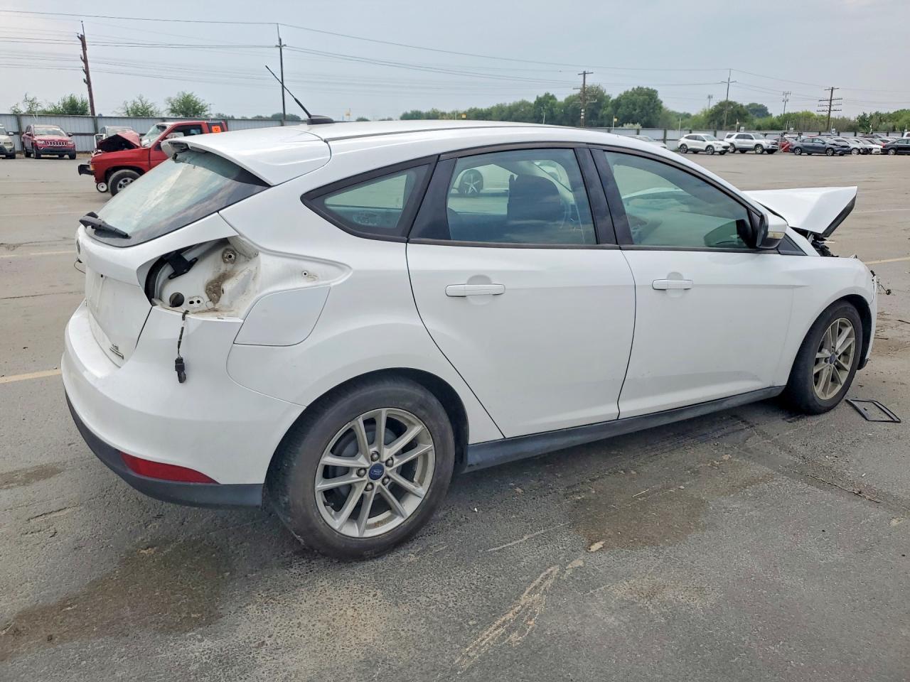 2015 Ford Focus Se Белый vin: 1FADP3K28FL220531