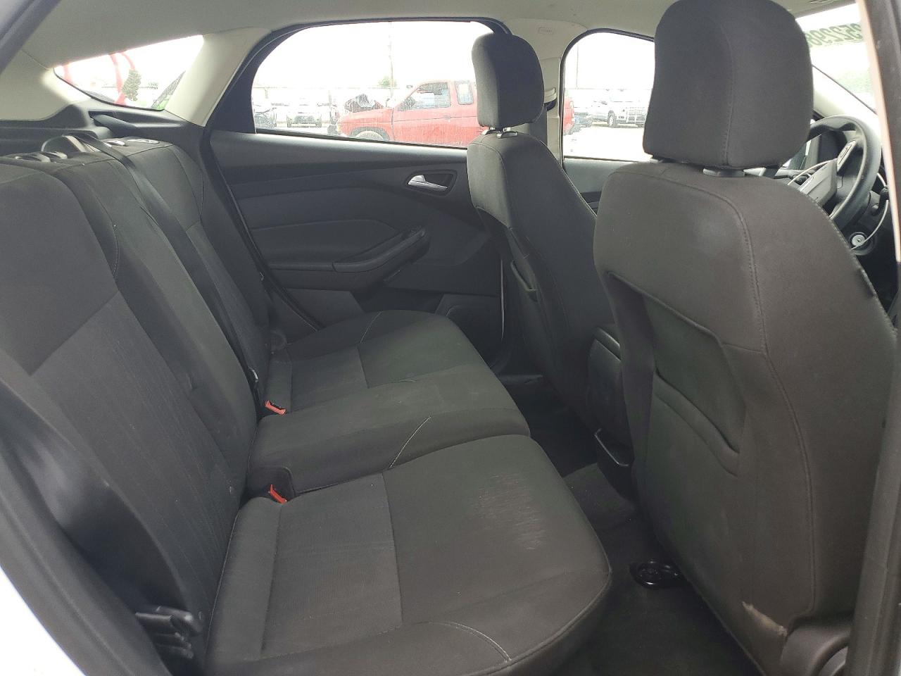 2015 Ford Focus Se Белый vin: 1FADP3K28FL220531