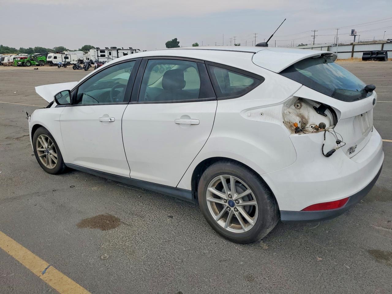 2015 Ford Focus Se Белый vin: 1FADP3K28FL220531