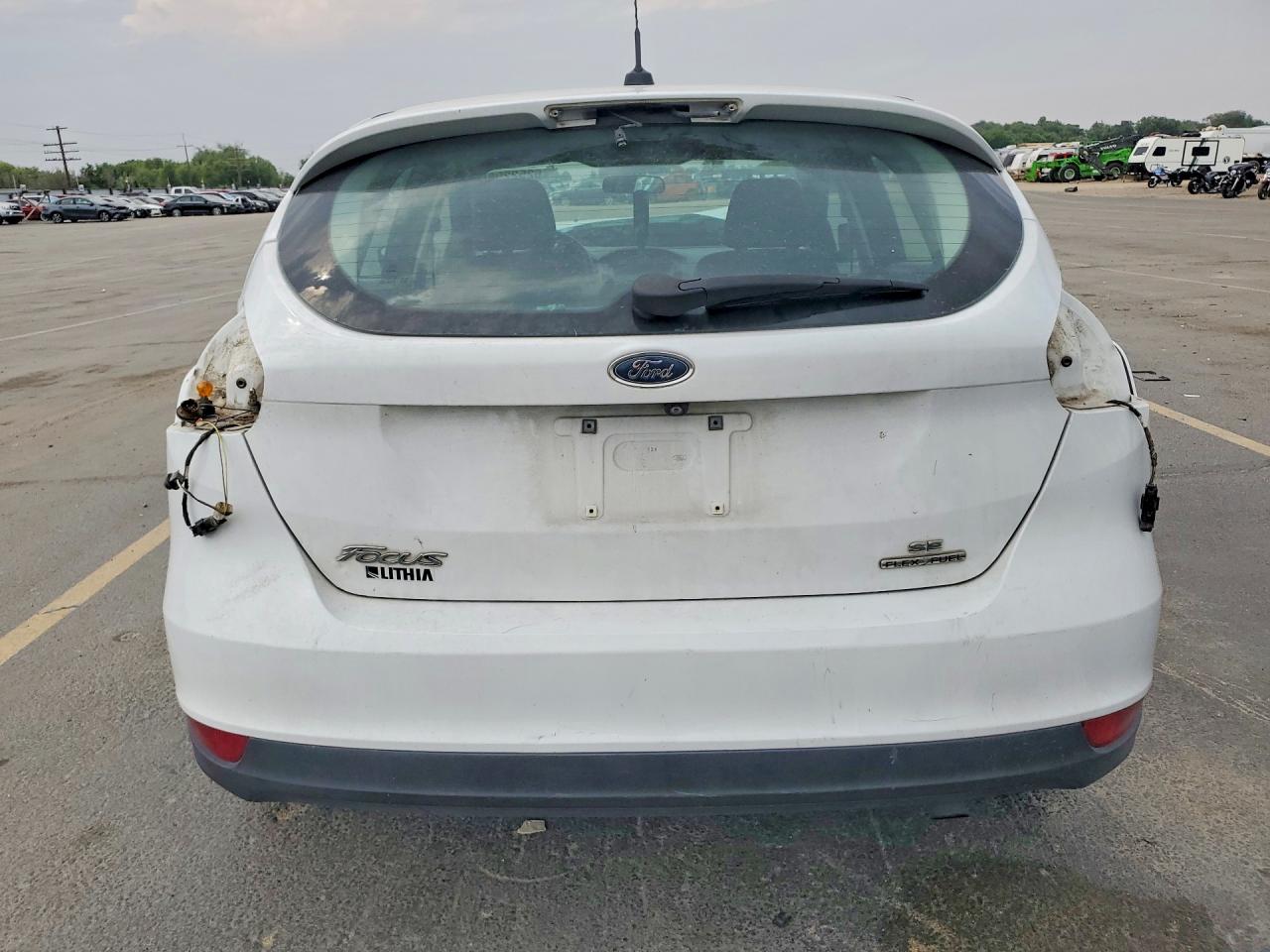 2015 Ford Focus Se Белый vin: 1FADP3K28FL220531