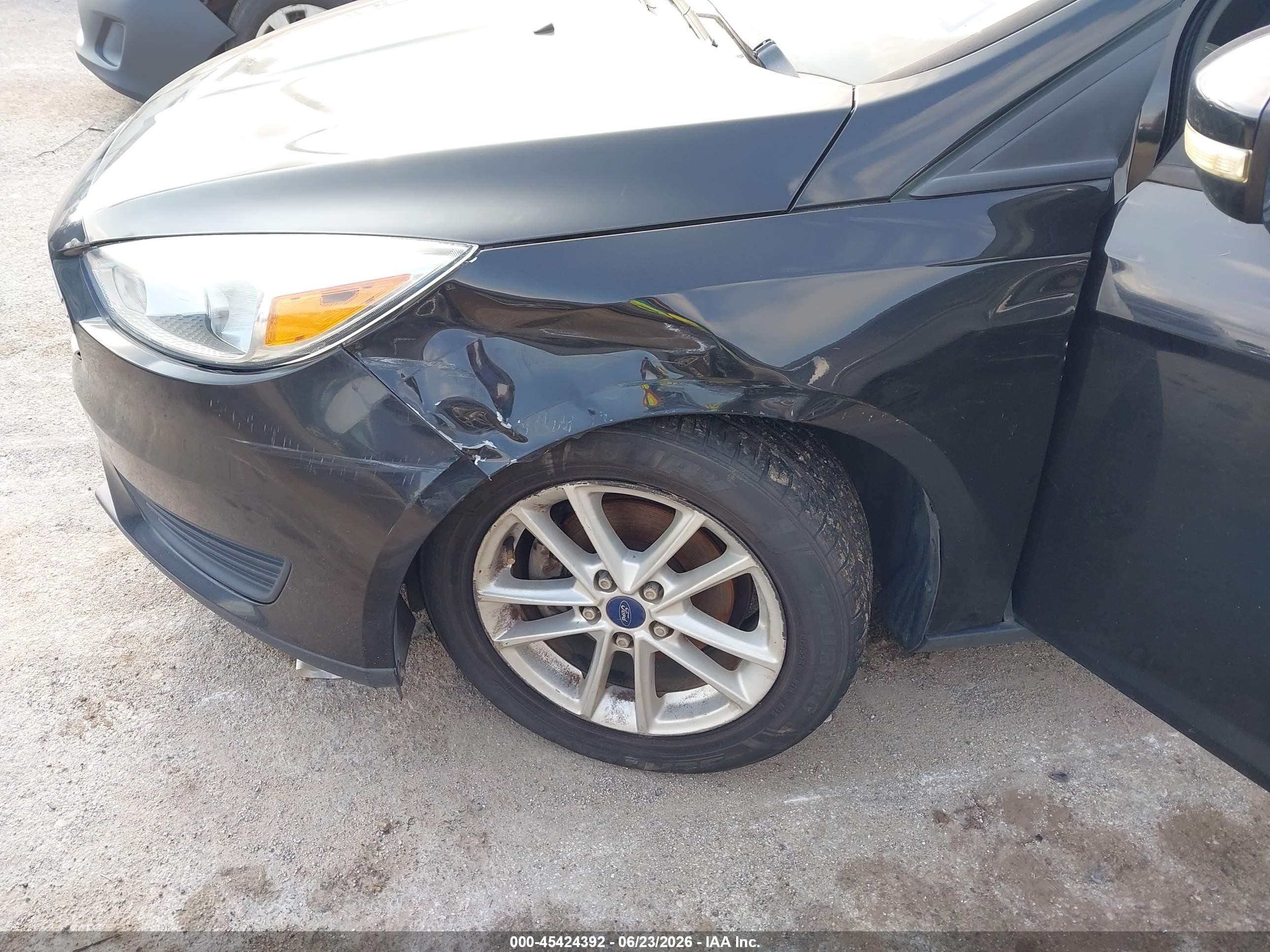 2015 Ford Focus Se Black vin: 1FADP3K28FL230430