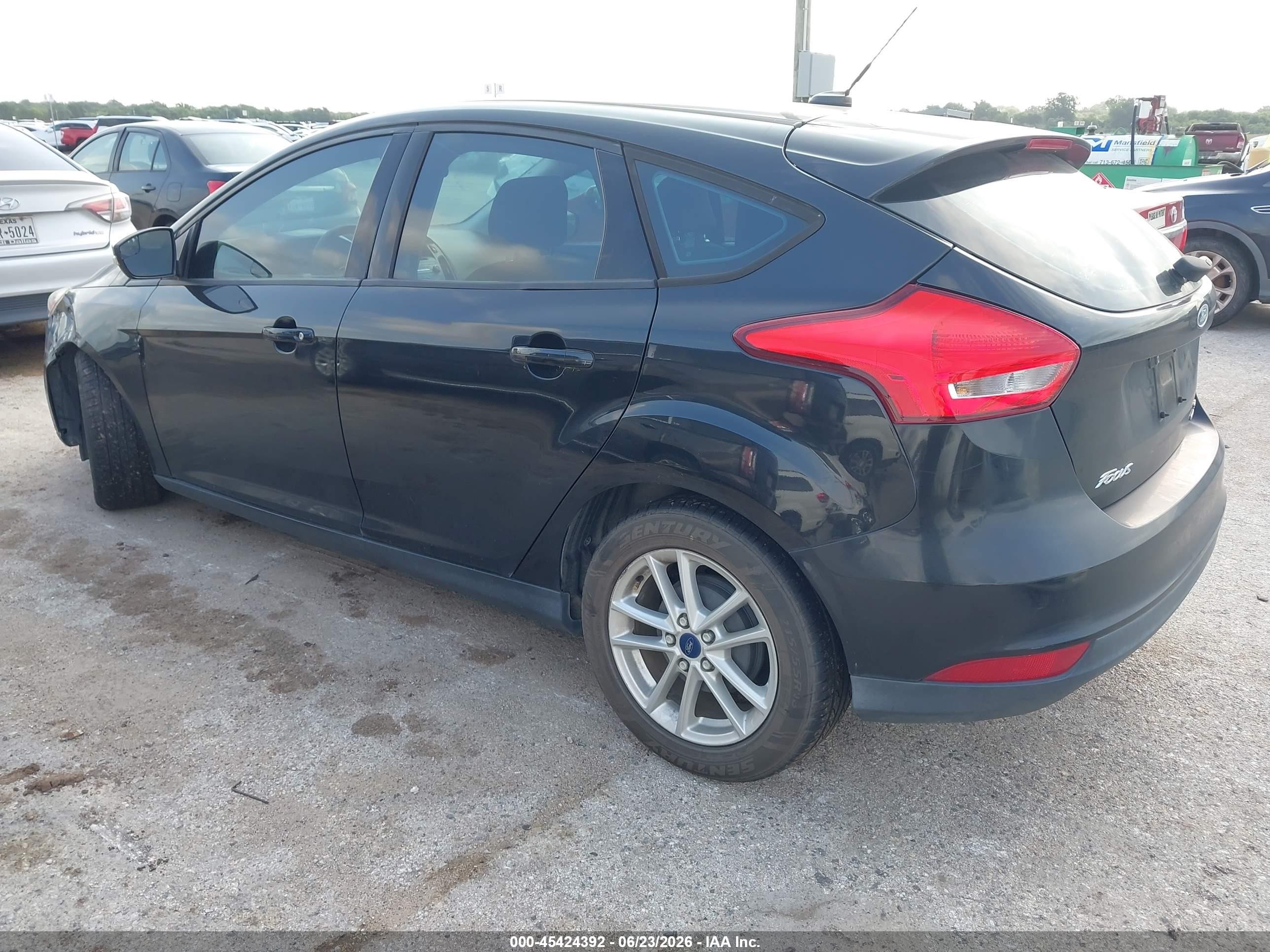 2015 Ford Focus Se Black vin: 1FADP3K28FL230430