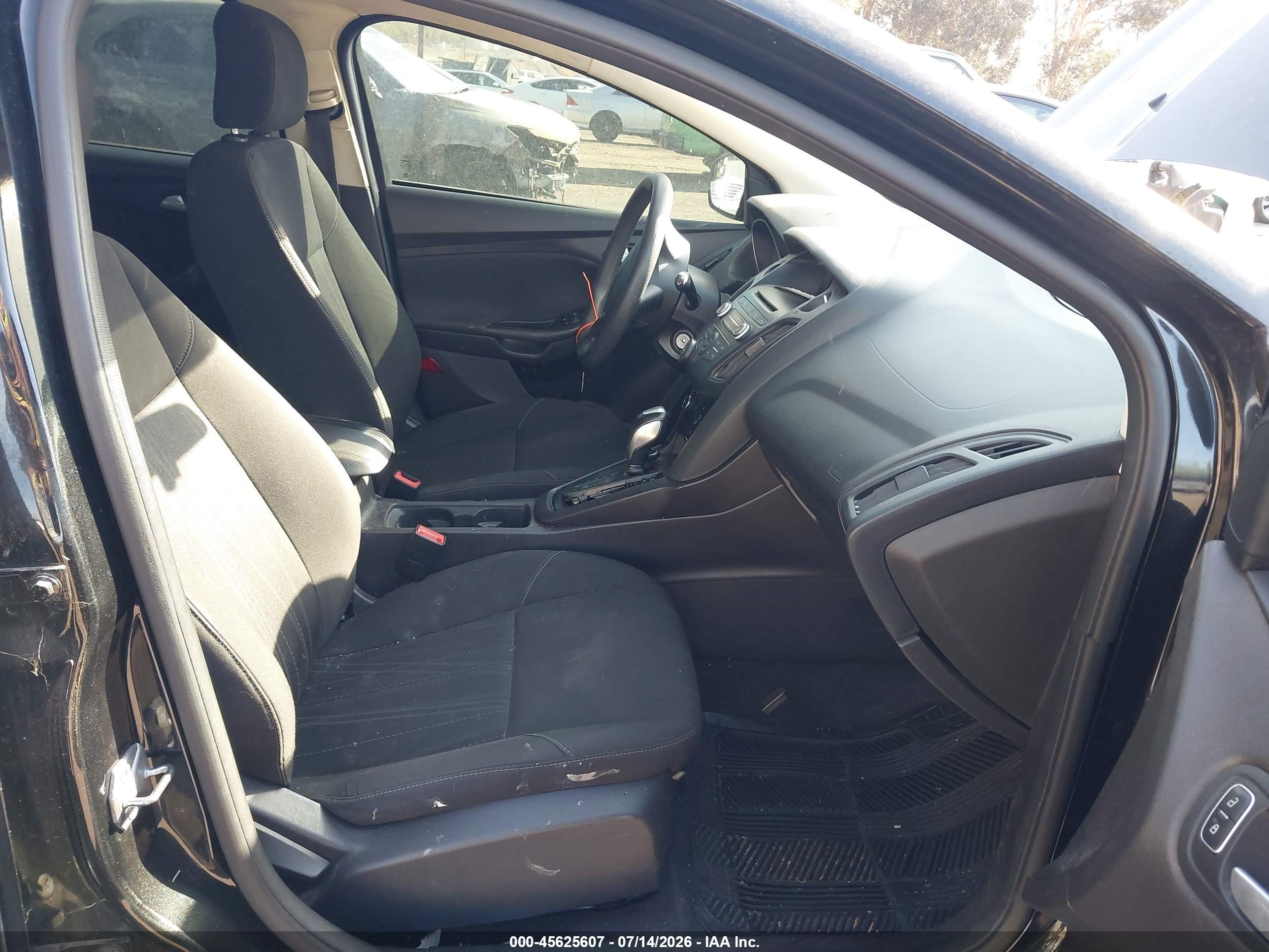 2015 Ford Focus Se Gray vin: 1FADP3K28FL256428
