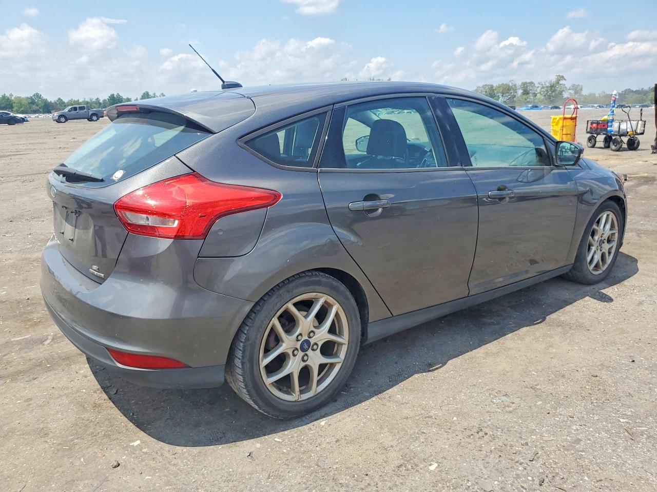 2015 Ford Focus Se Gray vin: 1FADP3K28FL273567