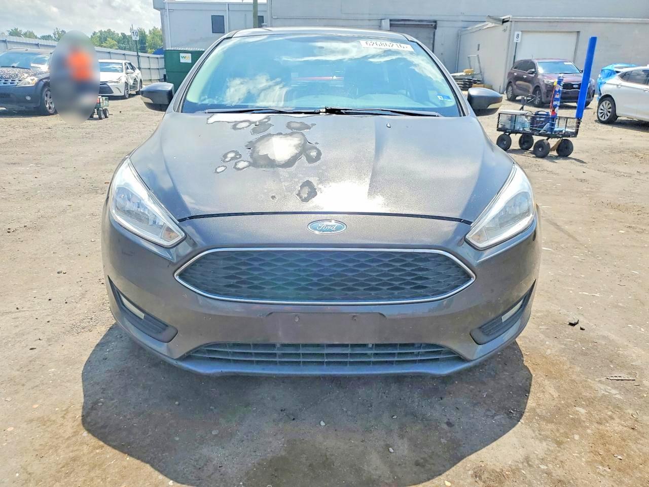 2015 Ford Focus Se Gray vin: 1FADP3K28FL273567