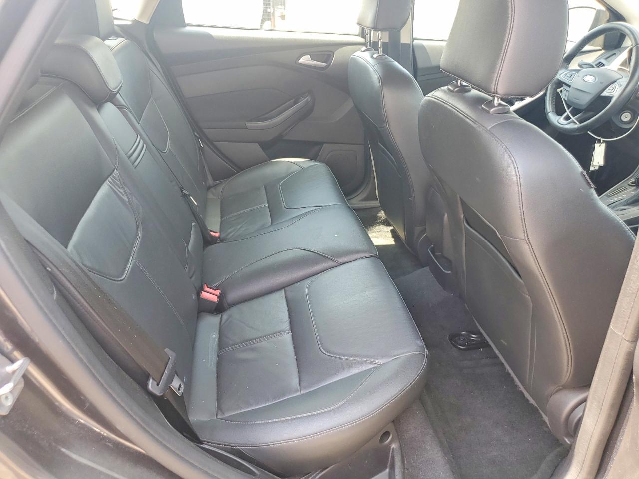 2015 Ford Focus Se Gray vin: 1FADP3K28FL273567