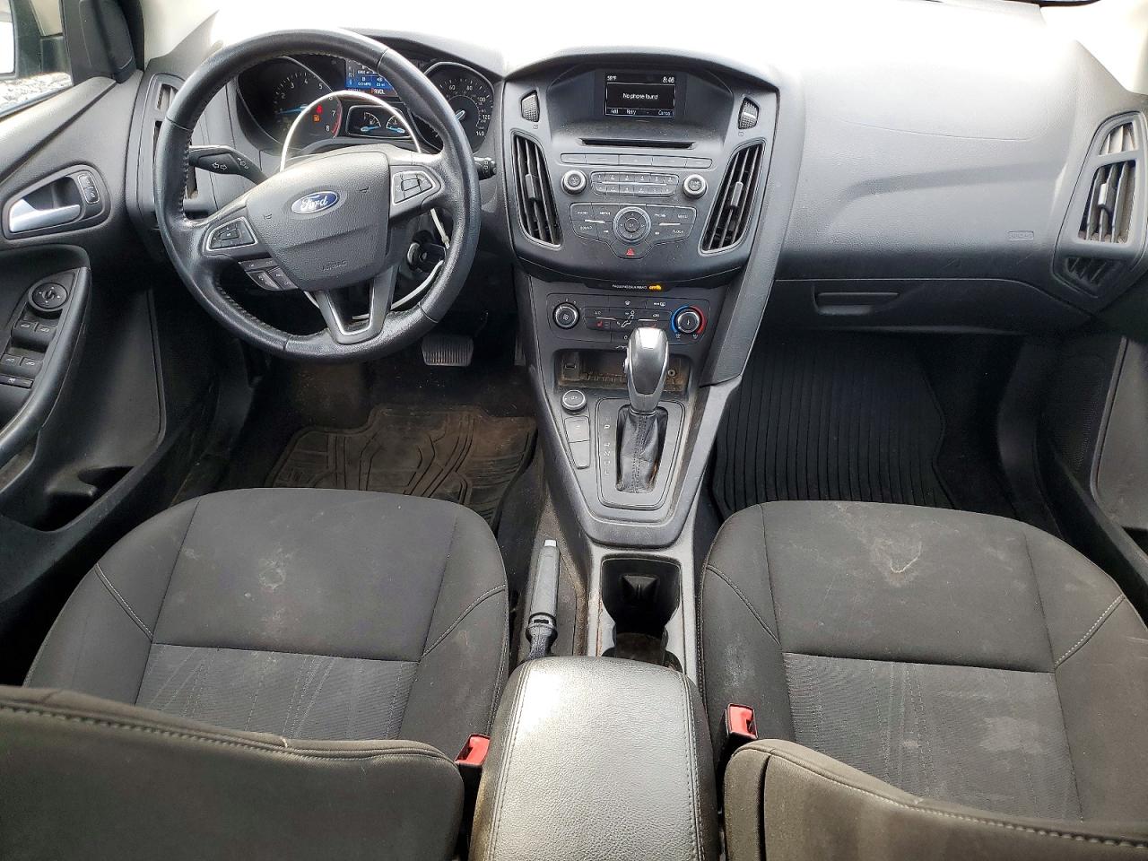2015 Ford Focus Se Silver vin: 1FADP3K28FL274587