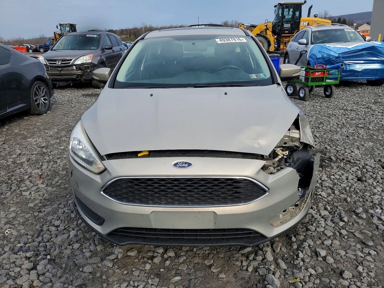 2015 Ford Focus Se Silver vin: 1FADP3K28FL274587