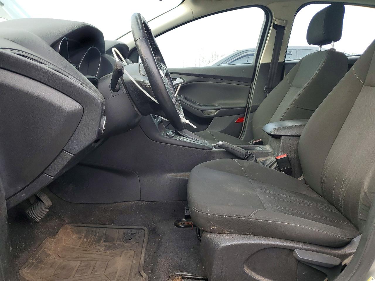 2015 Ford Focus Se Silver vin: 1FADP3K28FL274587
