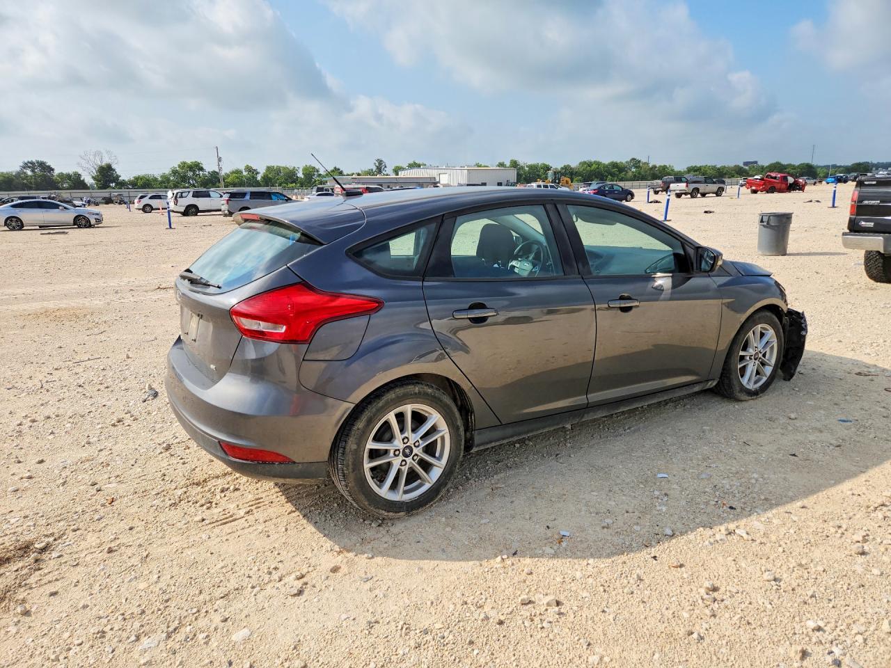 2015 Ford Focus Se Gray vin: 1FADP3K28FL275710
