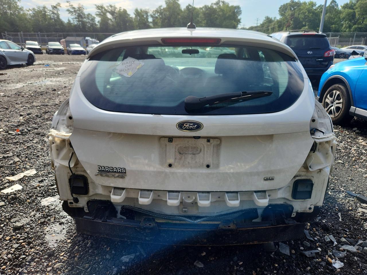 2015 Ford Focus Se White vin: 1FADP3K28FL276131