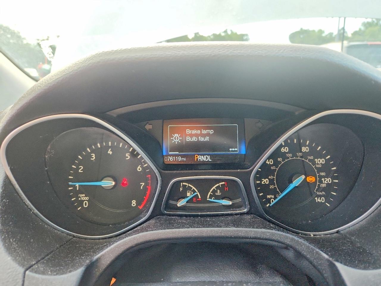2015 Ford Focus Se White vin: 1FADP3K28FL276131