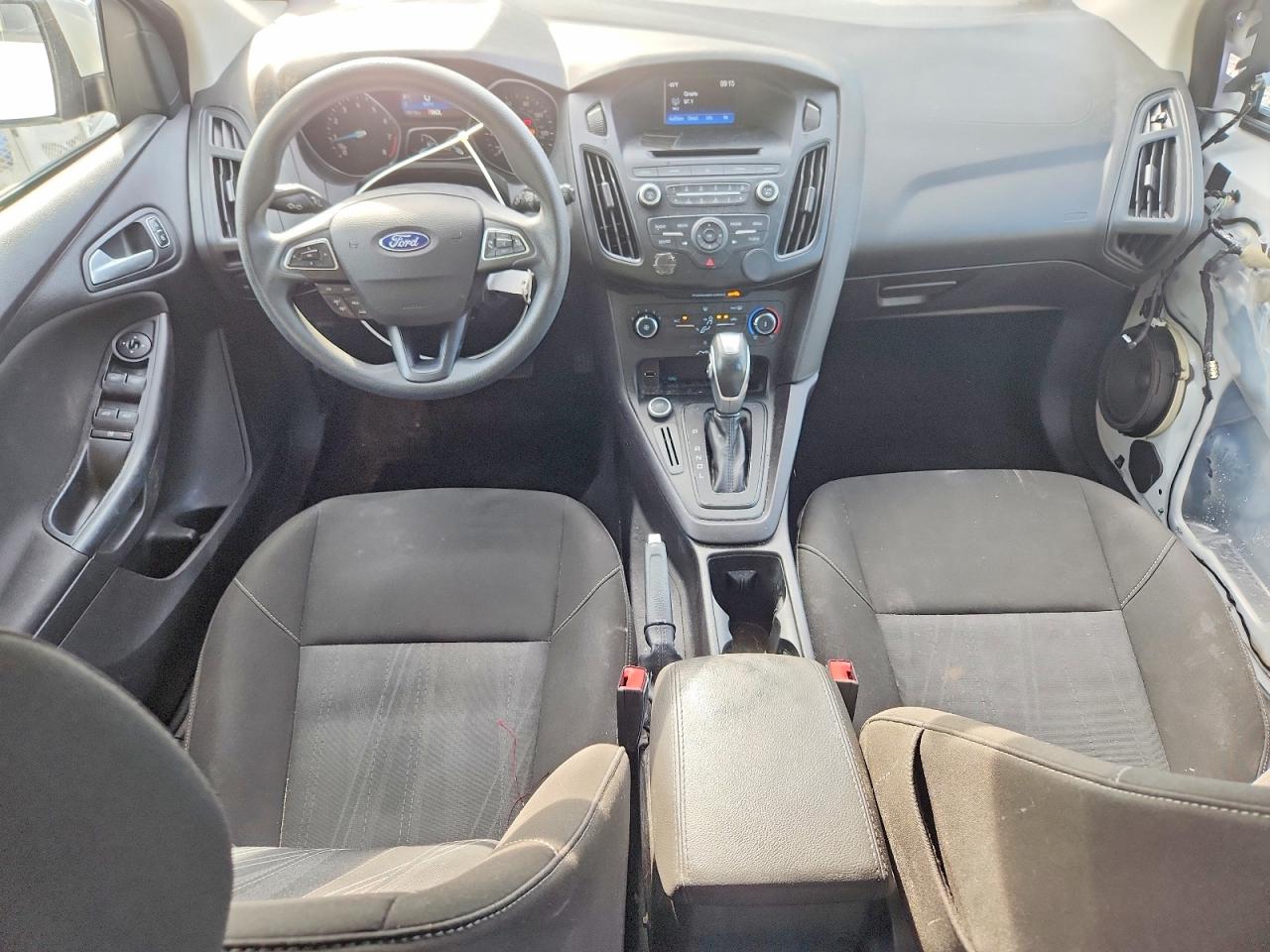 2015 Ford Focus Se White vin: 1FADP3K28FL276131