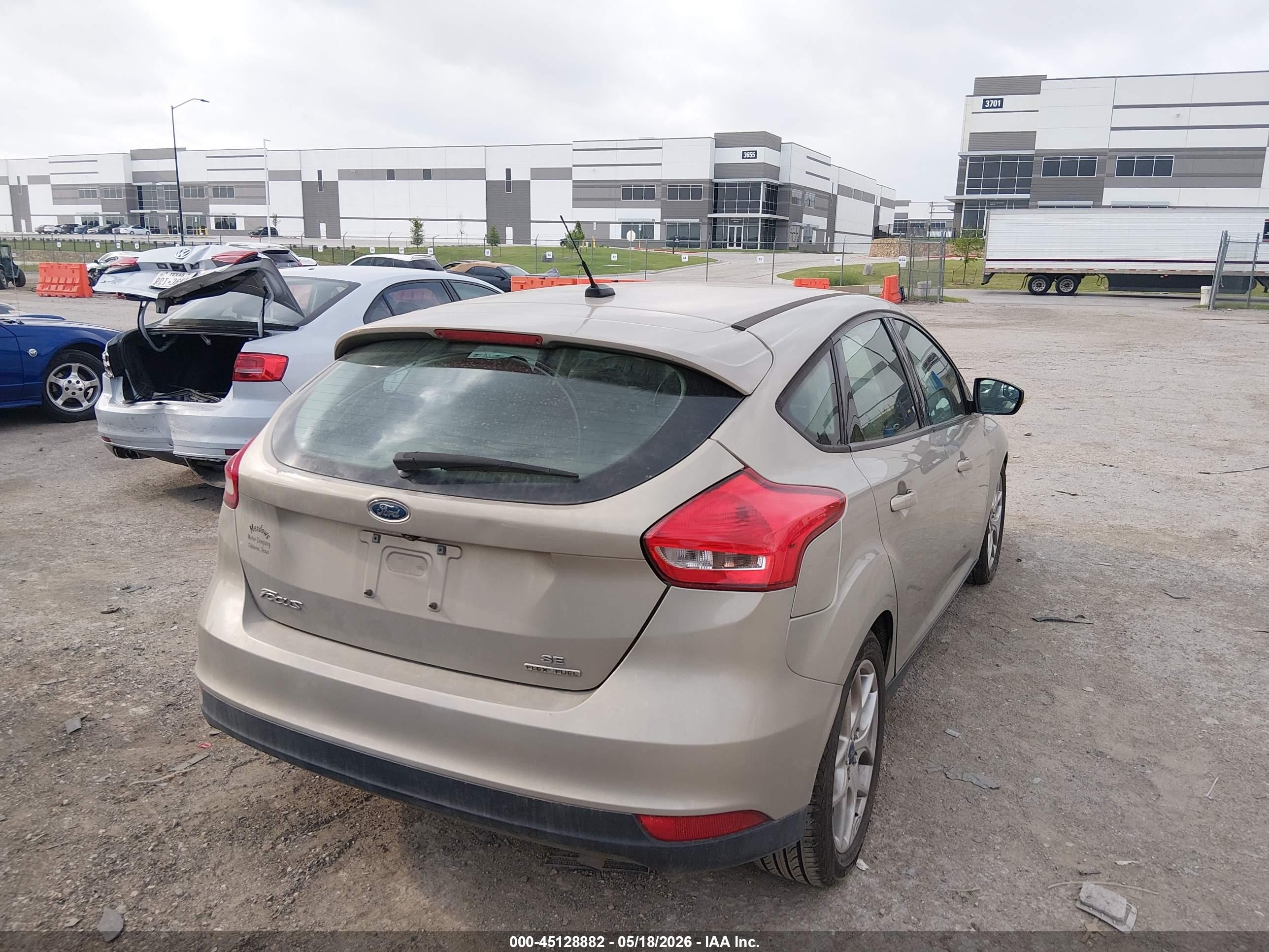 2015 Ford Focus Se Tan vin: 1FADP3K28FL283127