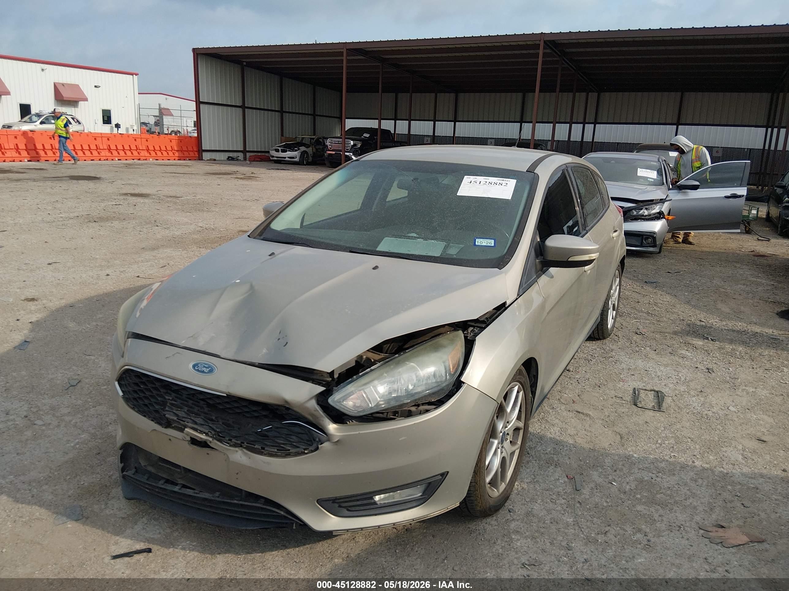 2015 Ford Focus Se Tan vin: 1FADP3K28FL283127