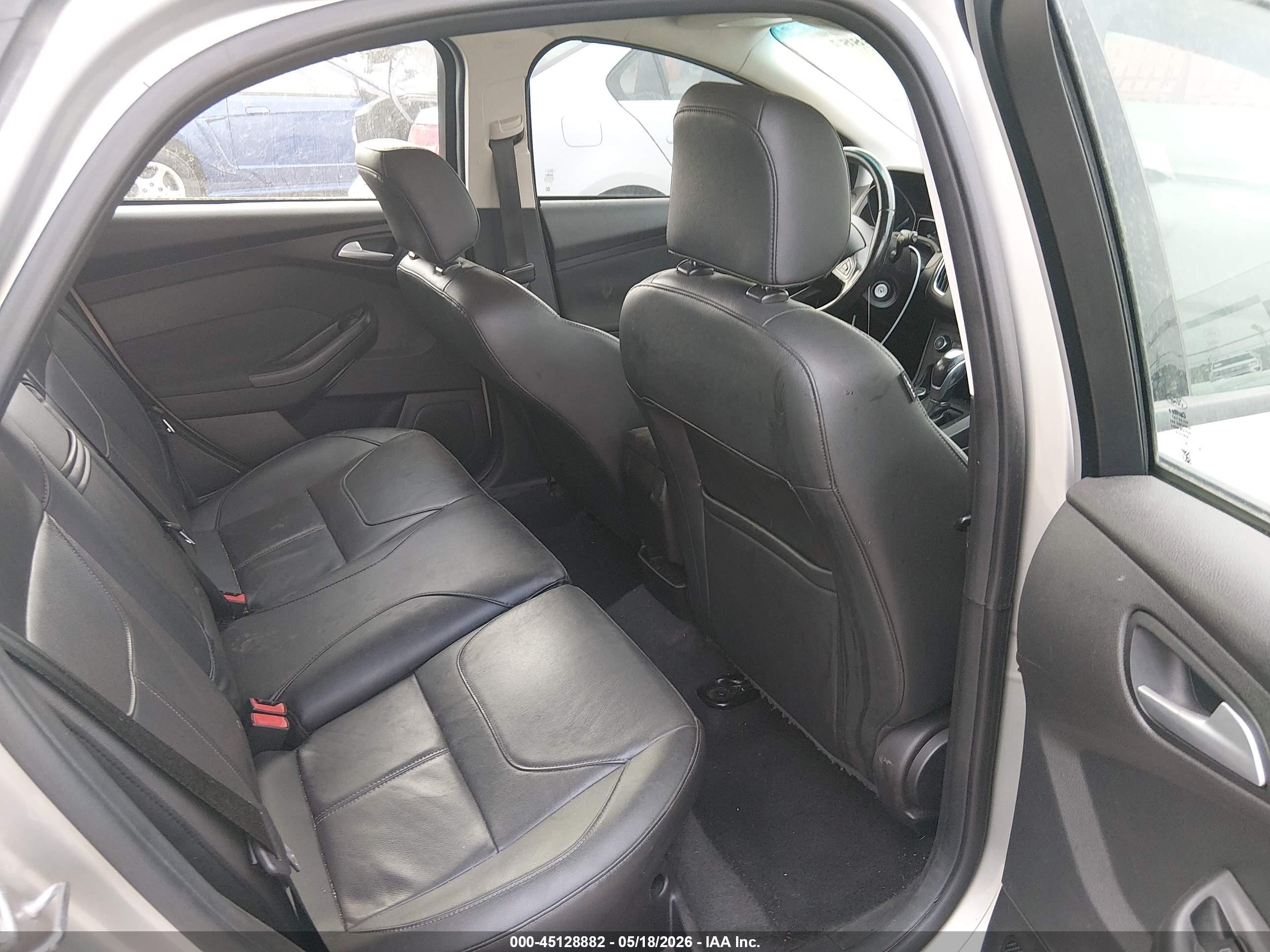 2015 Ford Focus Se Tan vin: 1FADP3K28FL283127