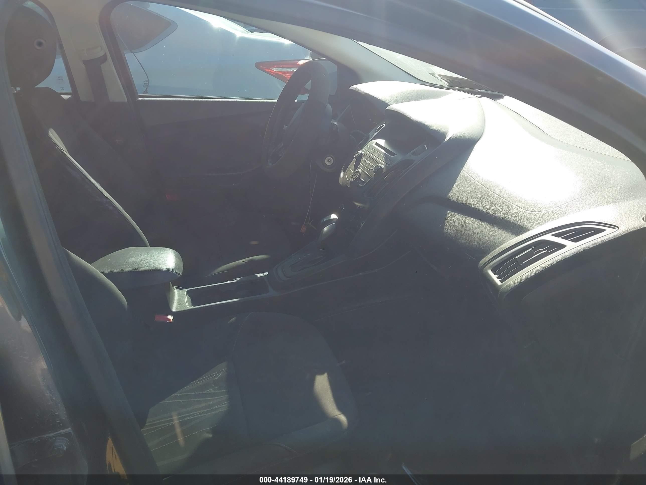 2015 Ford Focus Se Gray vin: 1FADP3K28FL334206