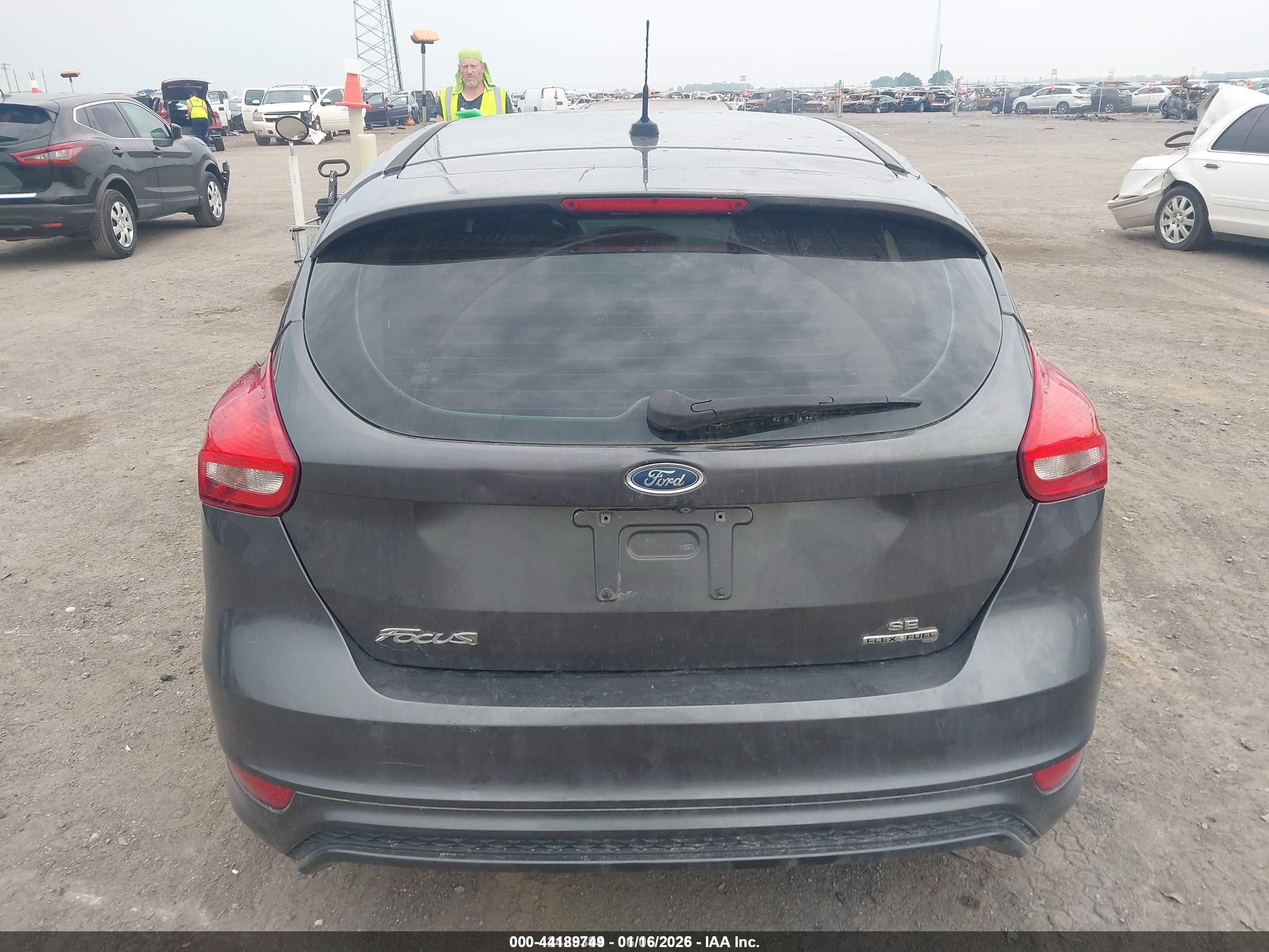 2015 Ford Focus Se Gray vin: 1FADP3K28FL334206