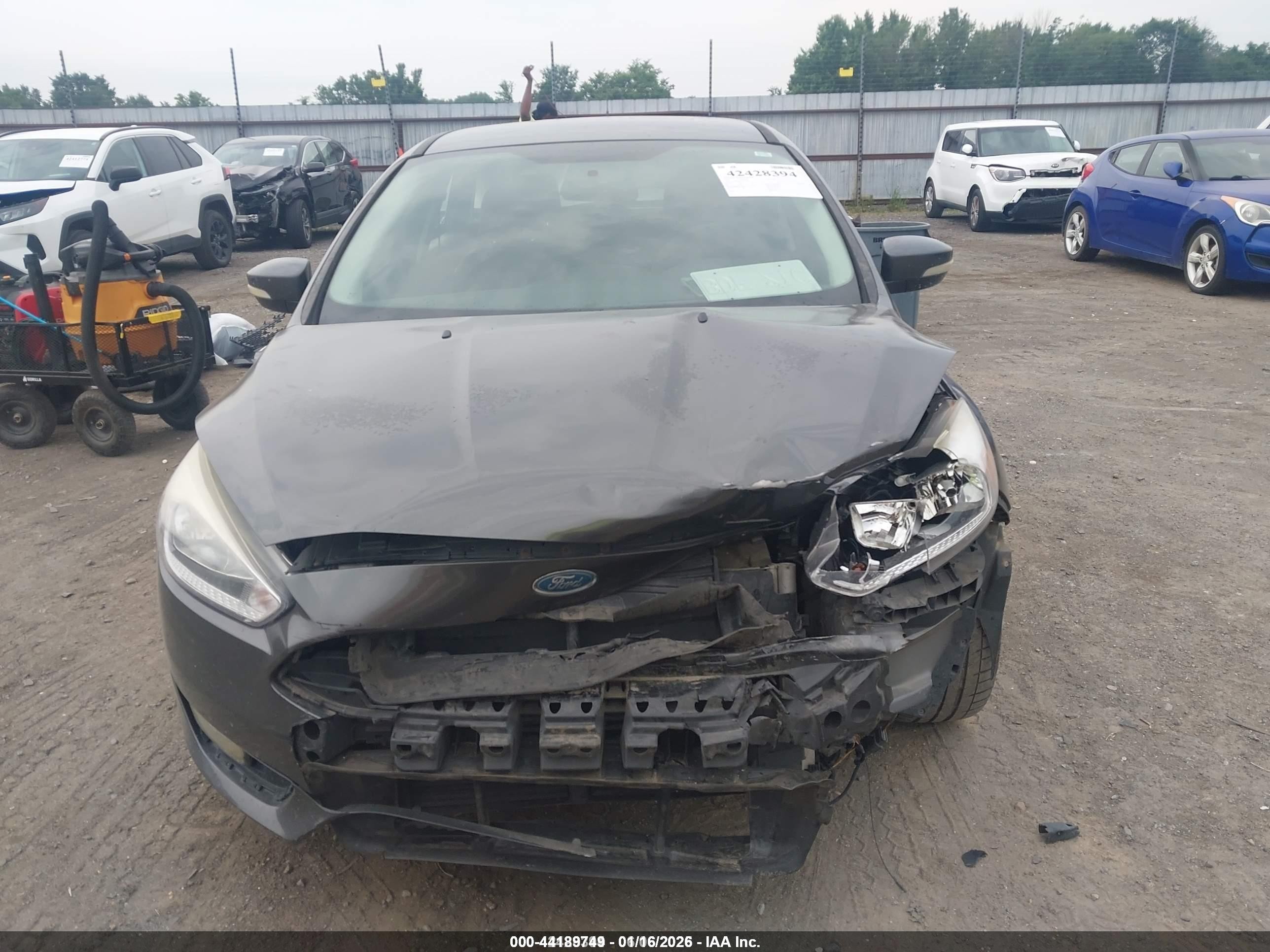 2015 Ford Focus Se Gray vin: 1FADP3K28FL334206