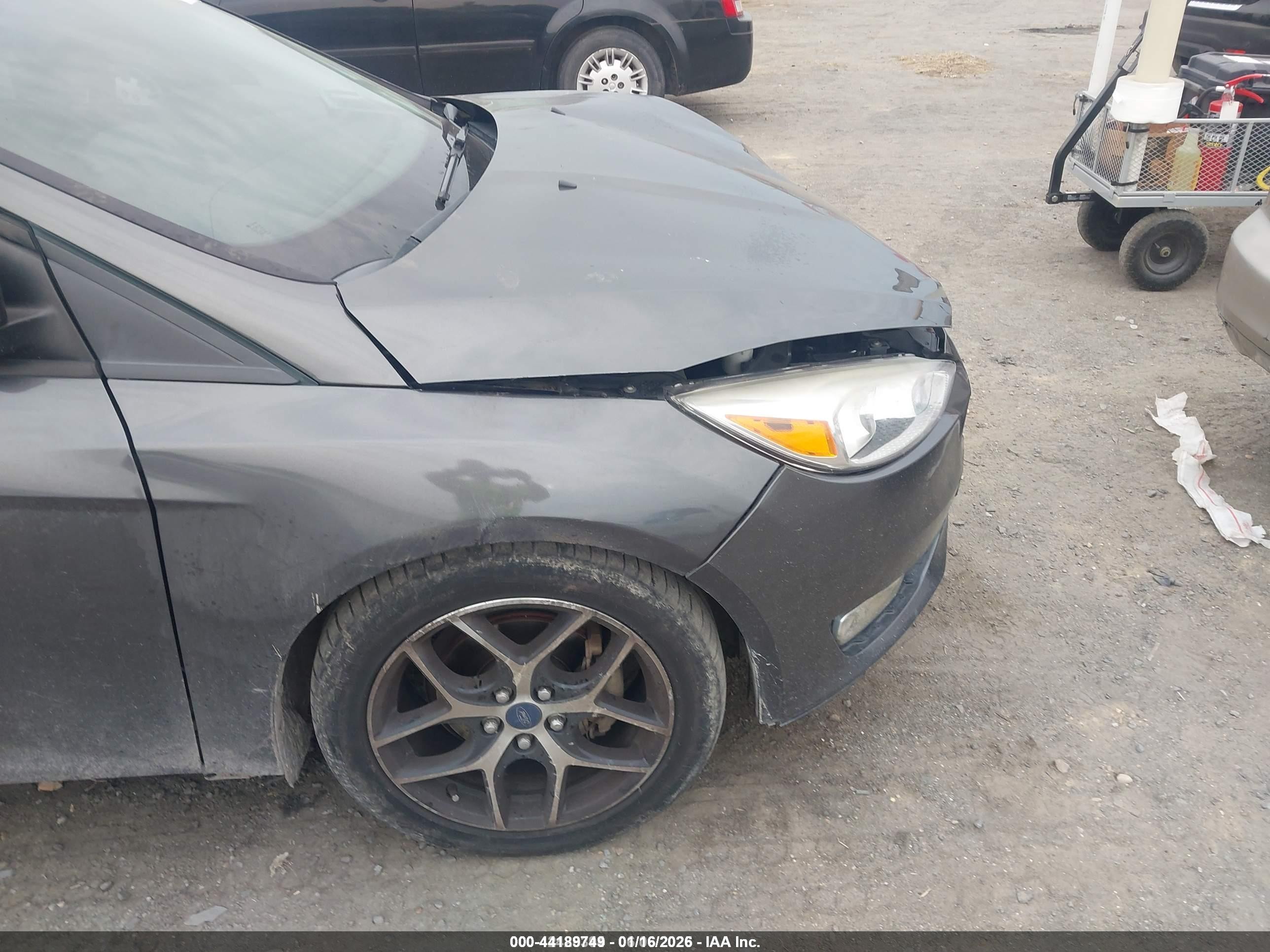 2015 Ford Focus Se Gray vin: 1FADP3K28FL334206