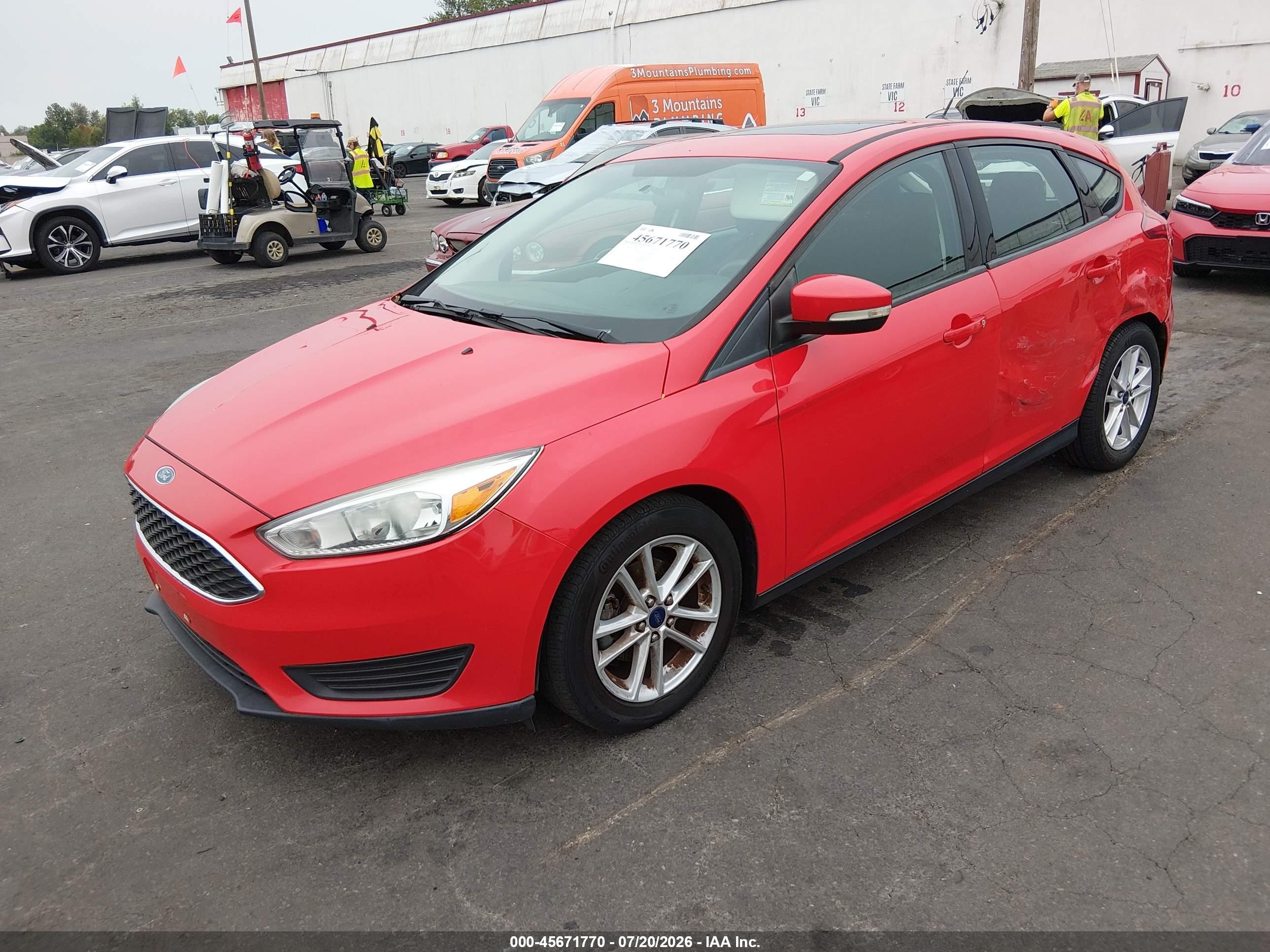 2015 Ford Focus Se Red vin: 1FADP3K28FL342418
