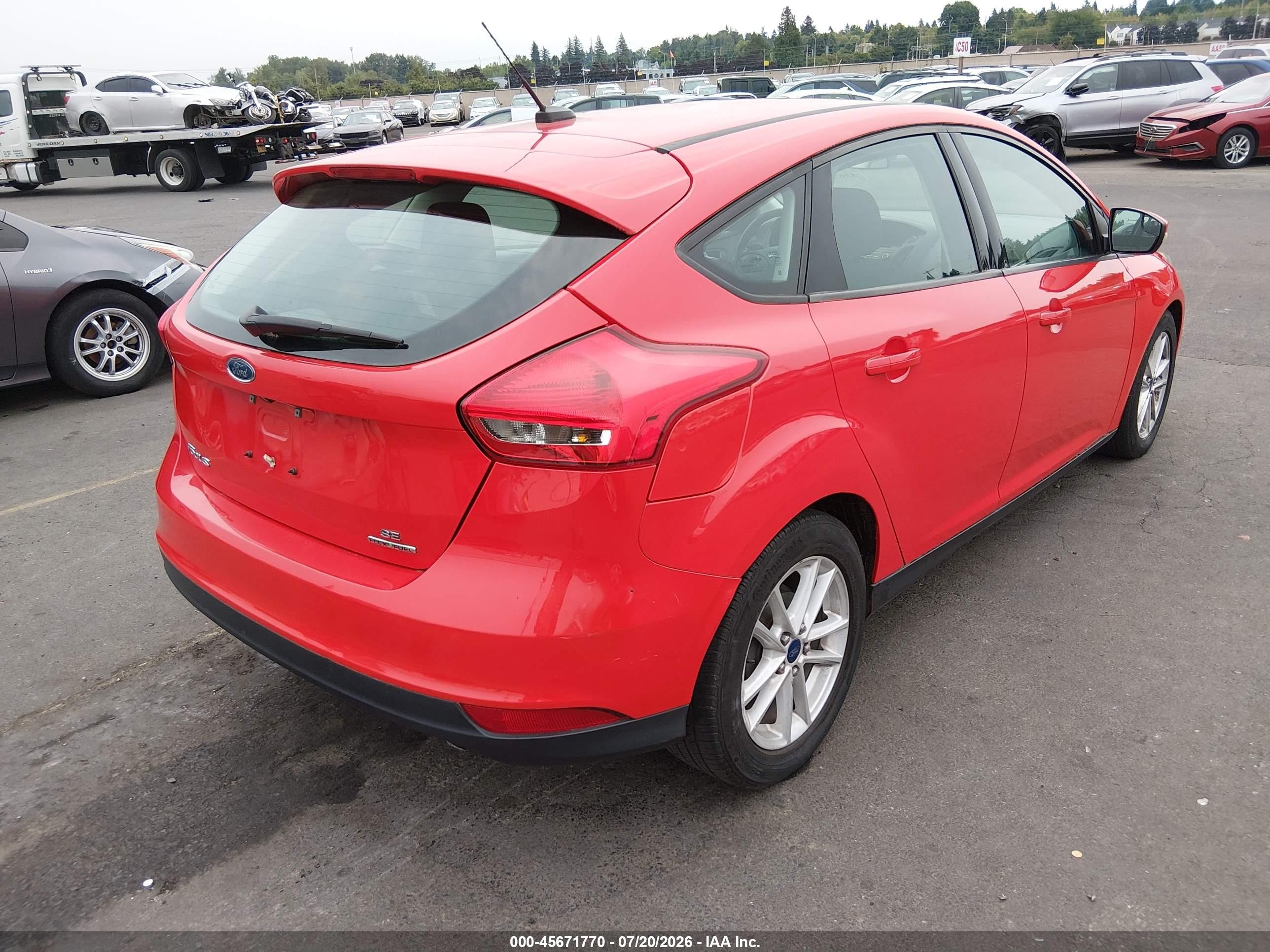 2015 Ford Focus Se Red vin: 1FADP3K28FL342418